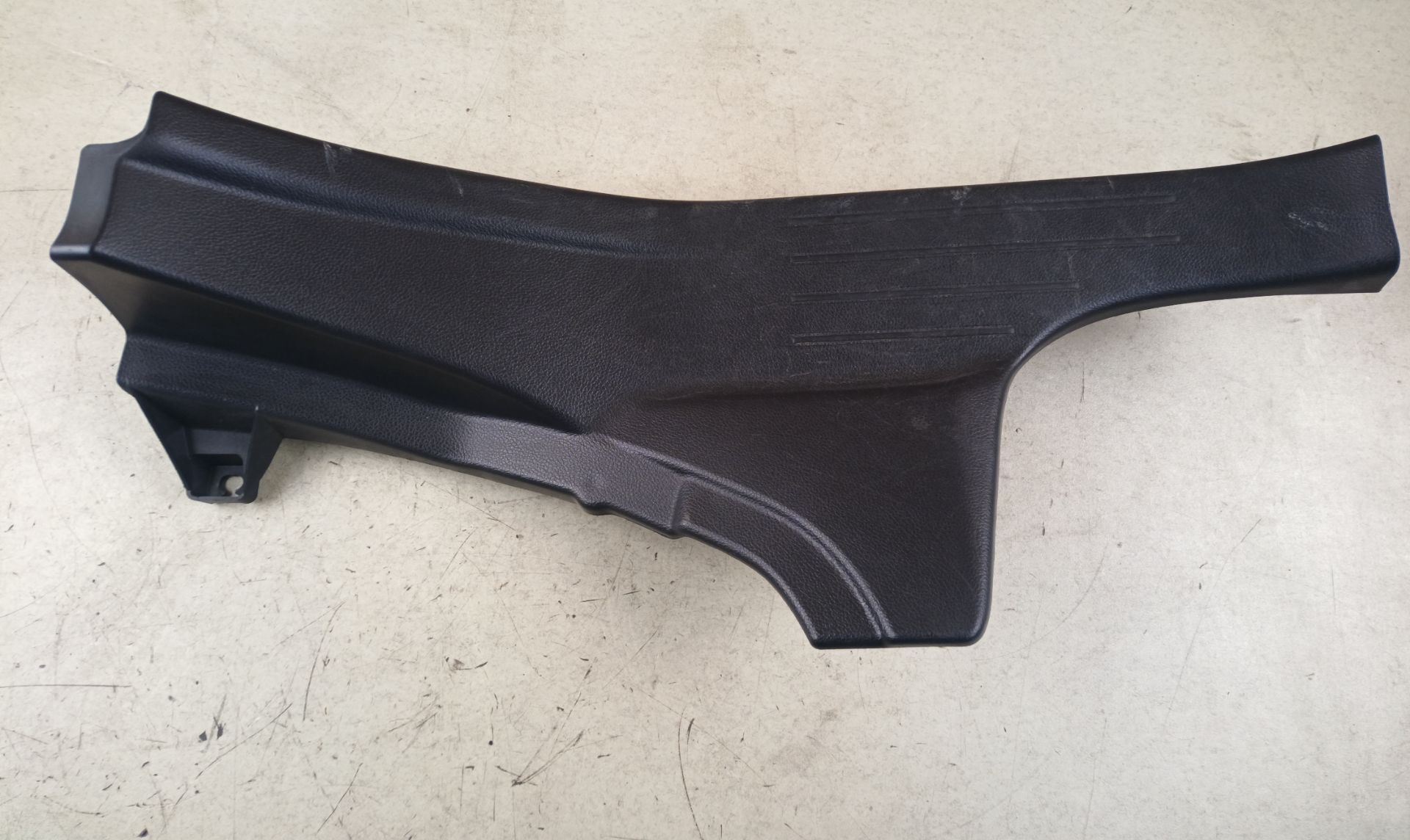 EMBELLECEDOR Subaru Outback (B15)