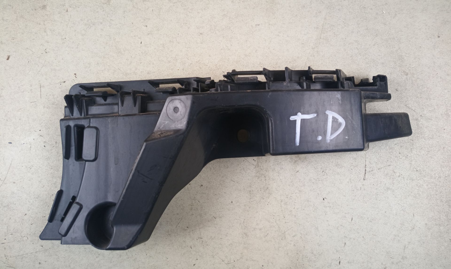 SOPORTE PARAGOLPES TRASERO Seat Ibiza (KJ1)