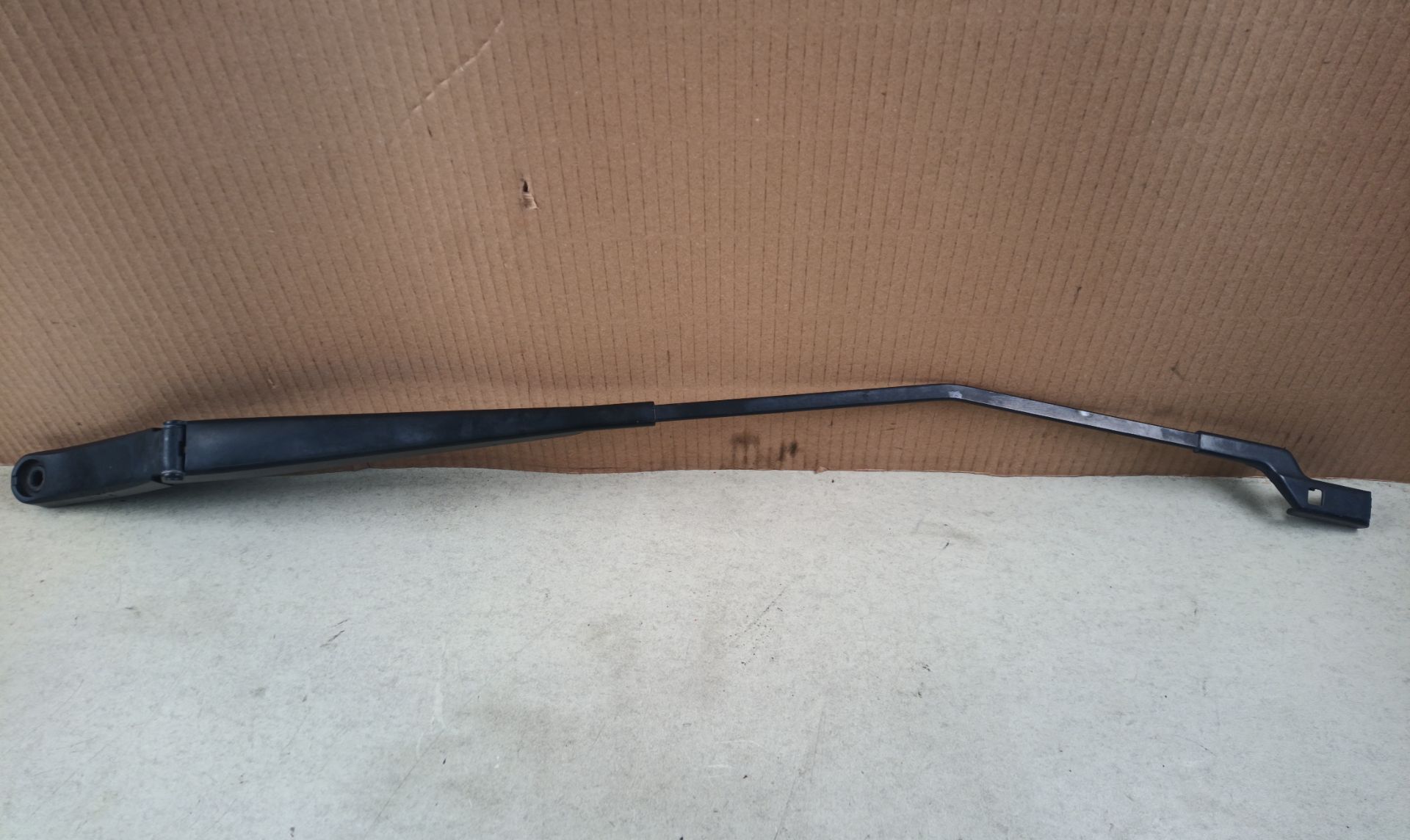 BRAZO LIMPIA DELANTERO DERECHO Seat Ibiza (KJ1)