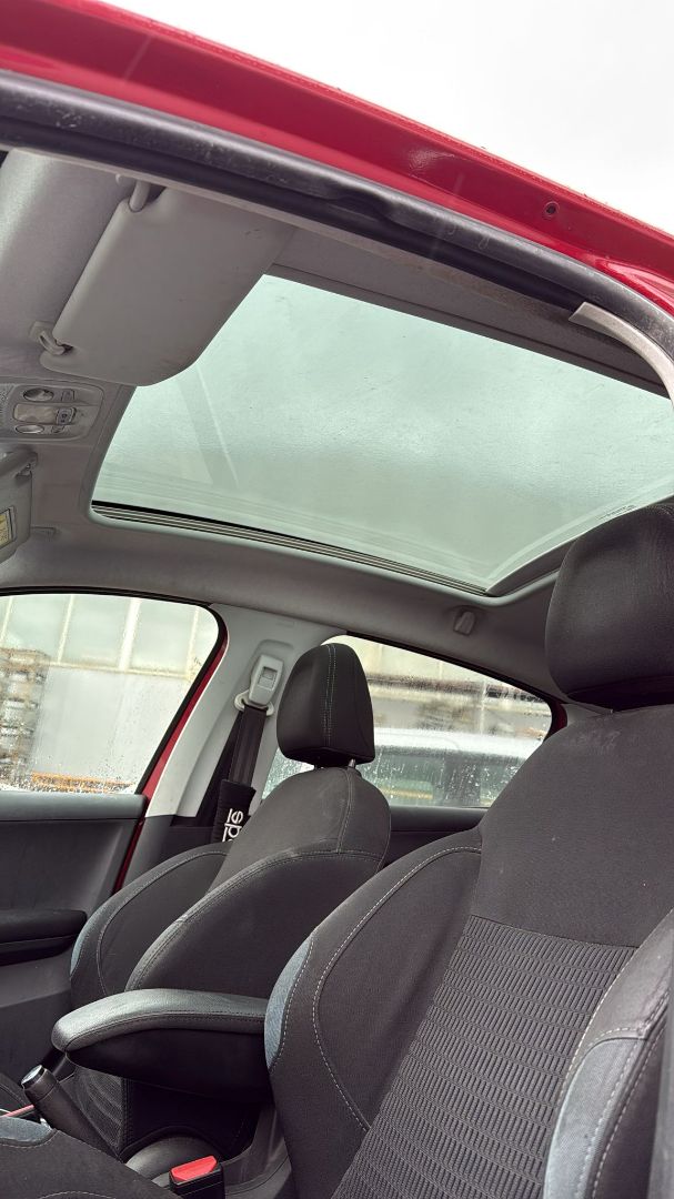 Imagen del vehículo Peugeot 208