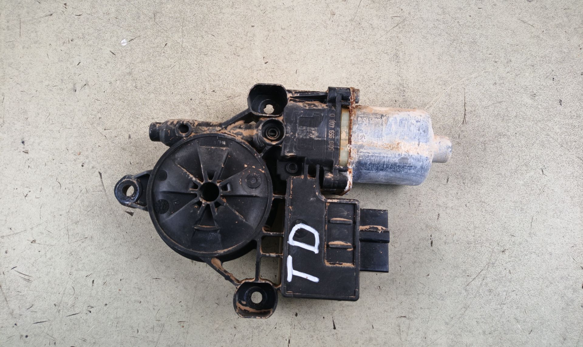 MOTOR ELEVALUNAS TRASERO DERECHO Volkswagen T-Roc (D11)