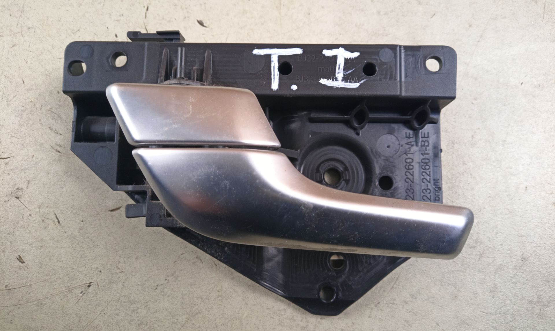 MANETA INTERIOR TRASERA IZQUIERDA Land Rover Range Rover Evoque