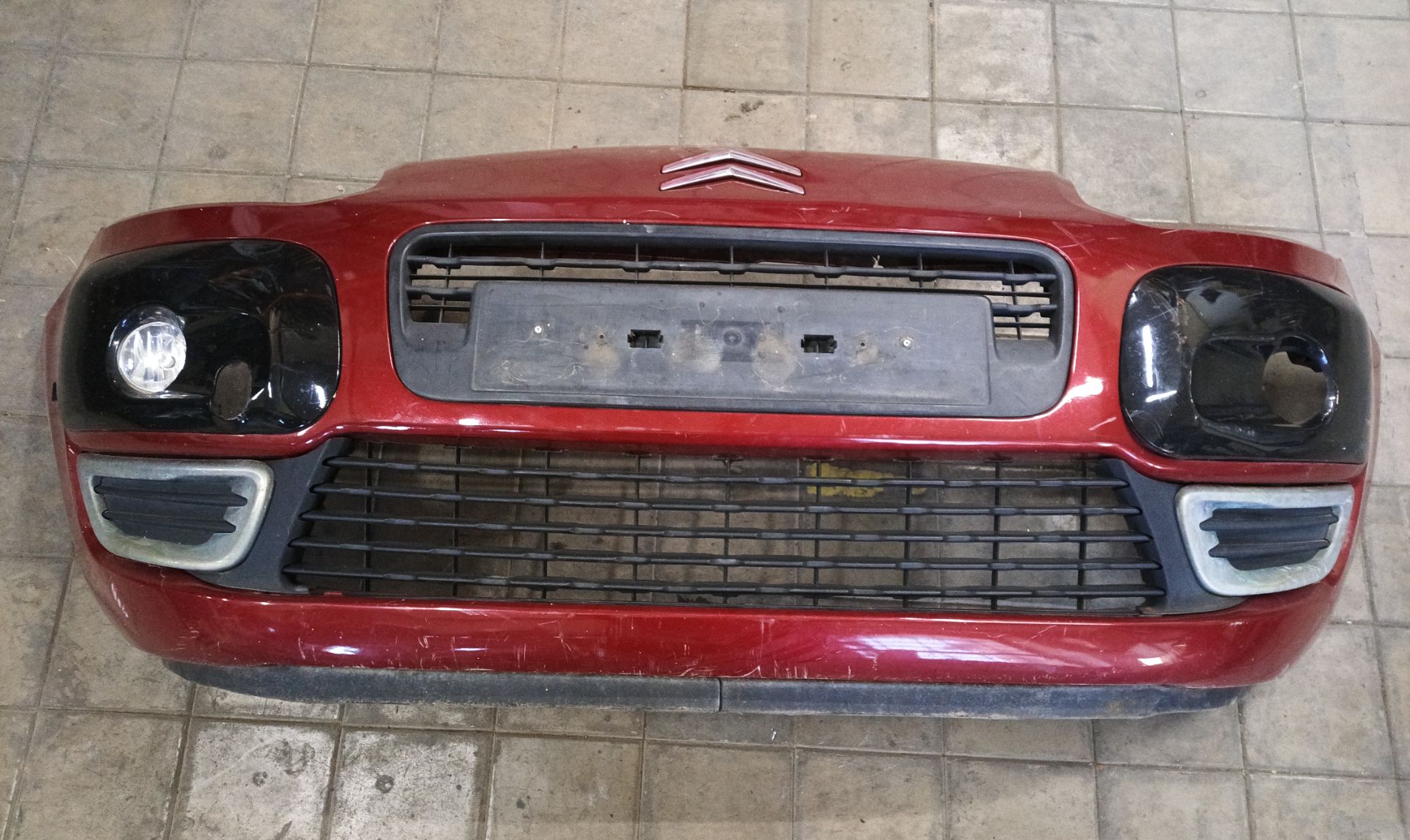 PARAGOLPES DELANTERO