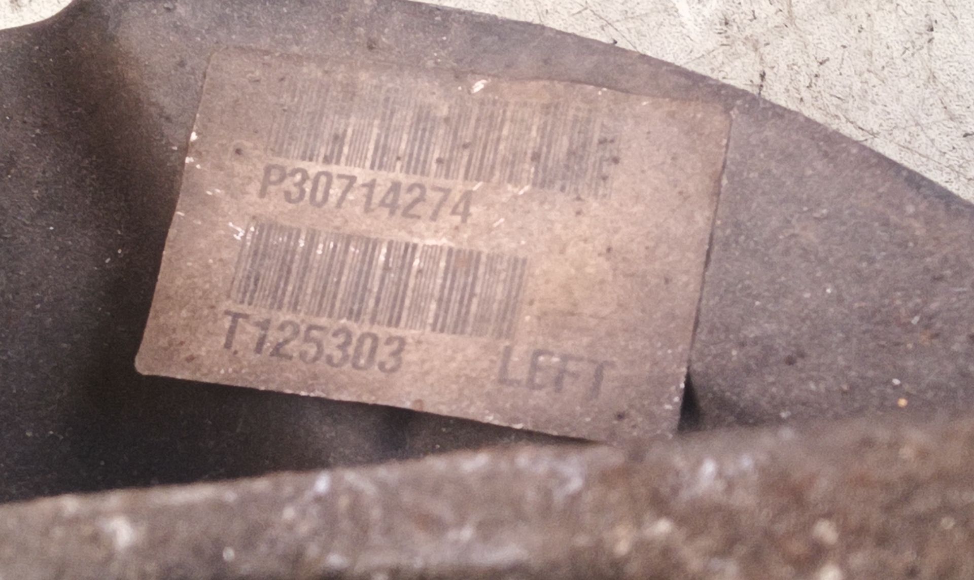 MANGUETA DELANTERA IZQUIERDA Volvo XC70