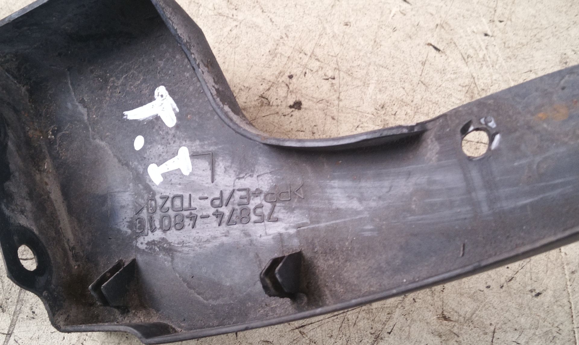 ALETIN TRASERO IZQUIERDO Lexus RX (GGL1/GYL1)