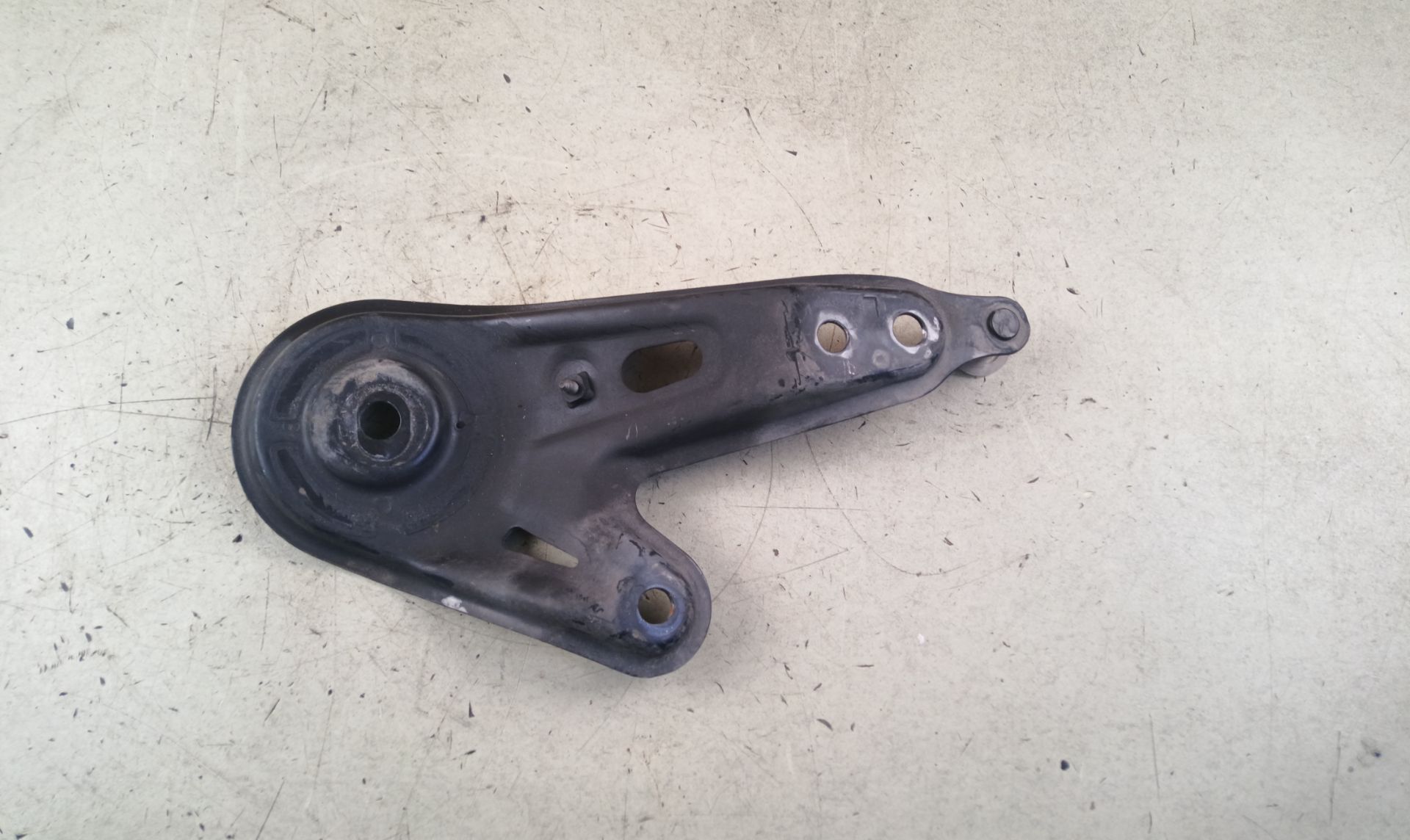 SOPORTE AMORTIGUADOR Lexus RX (GGL1/GYL1)