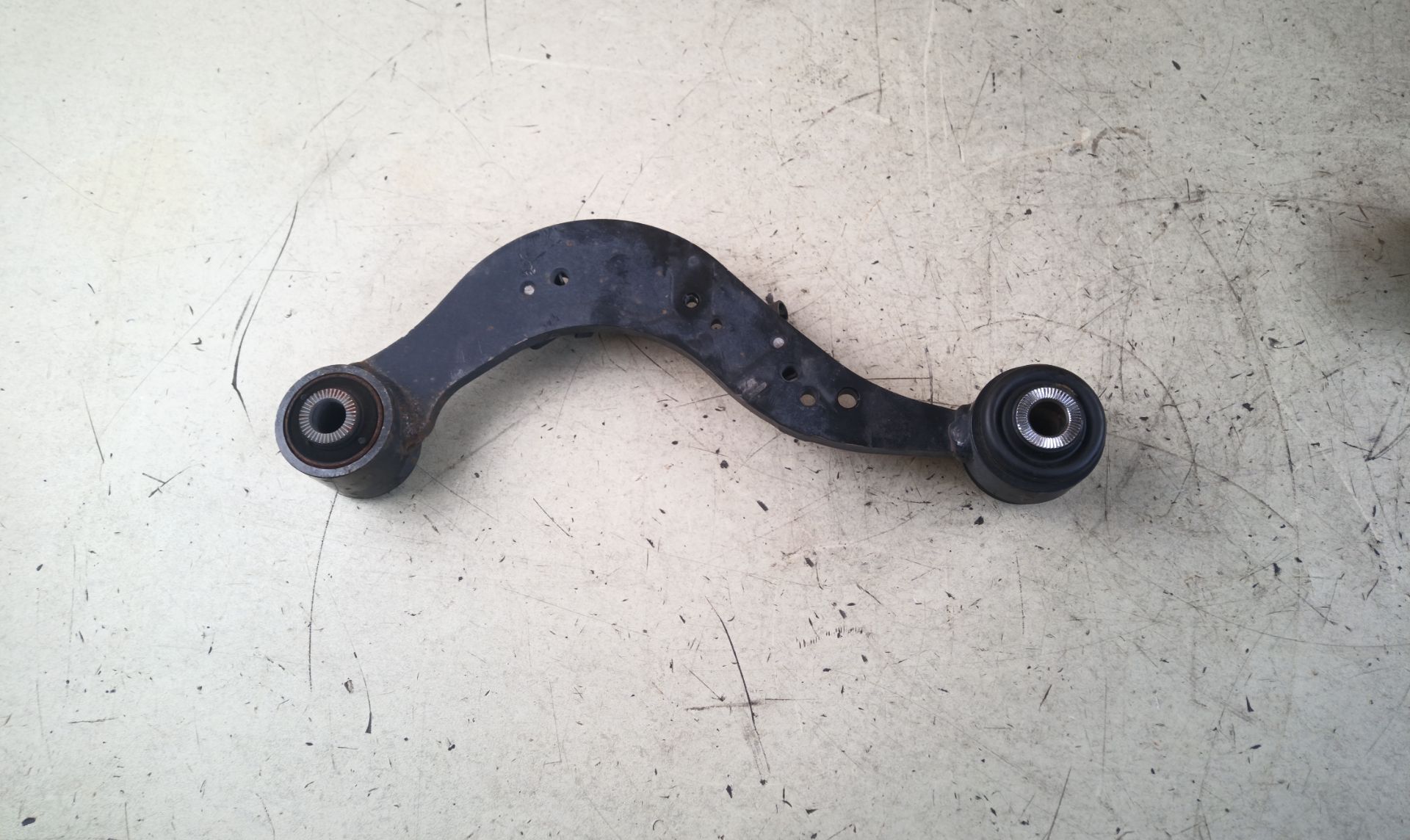 BRAZO SUSPENSION TRASERO IZQUIERDO Lexus RX (GGL1/GYL1)