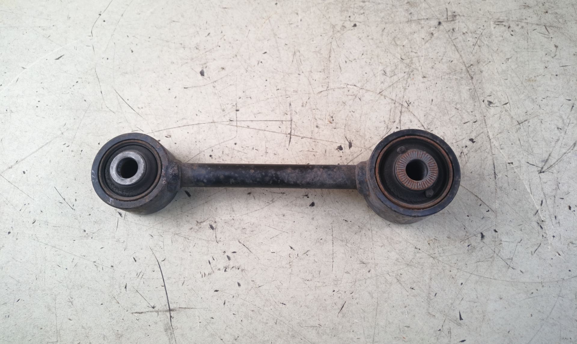 BRAZO SUSPENSION TRASERO DERECHO Lexus RX (GGL1/GYL1)