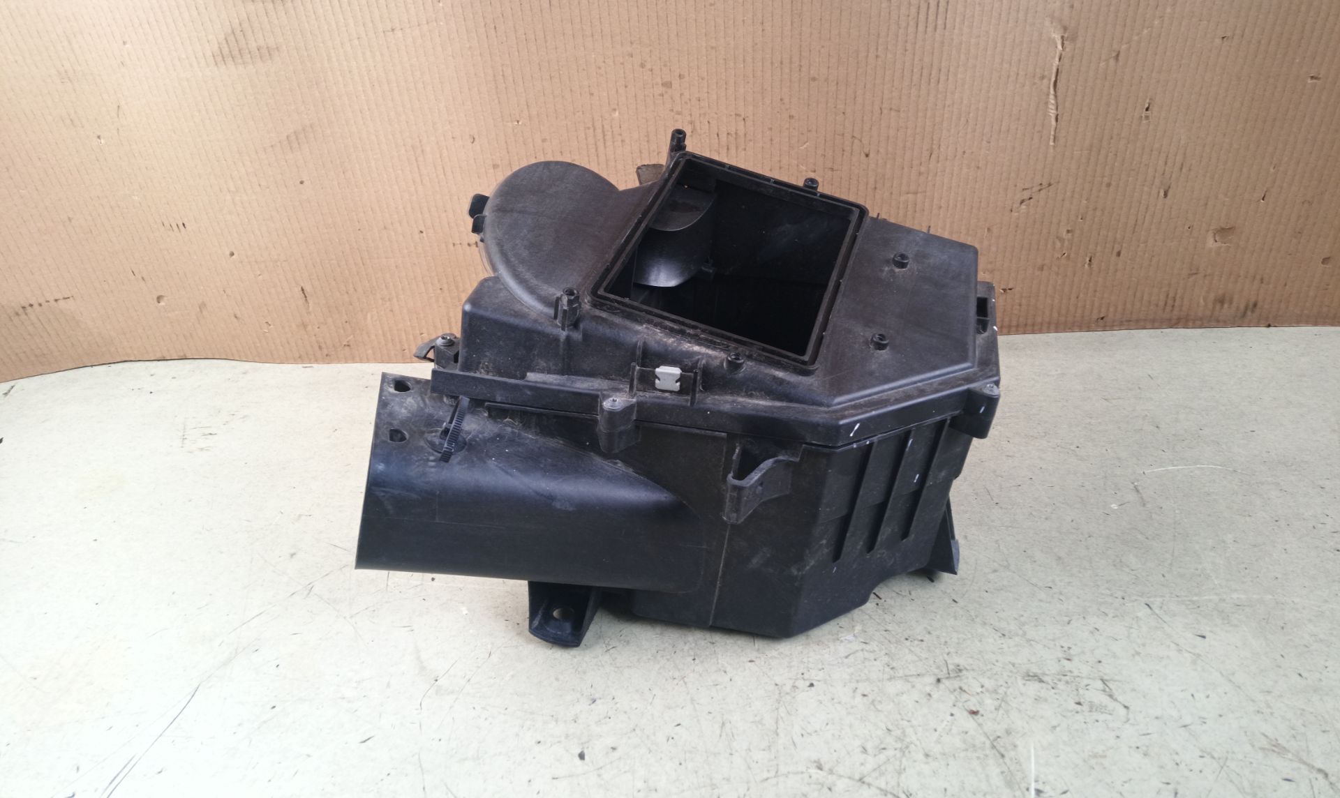 CAJA FILTRO AIRE Volvo XC70