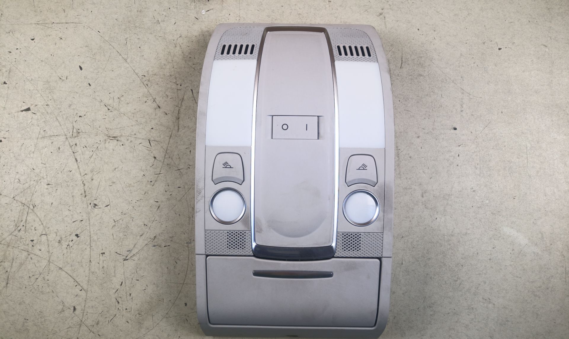 LUZ INTERIOR Audi A6 Berlina (4F2)