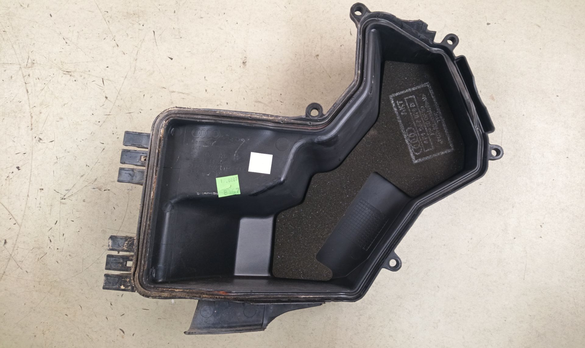 CAJA RELES / FUSIBLES Audi A6 Berlina (4F2)