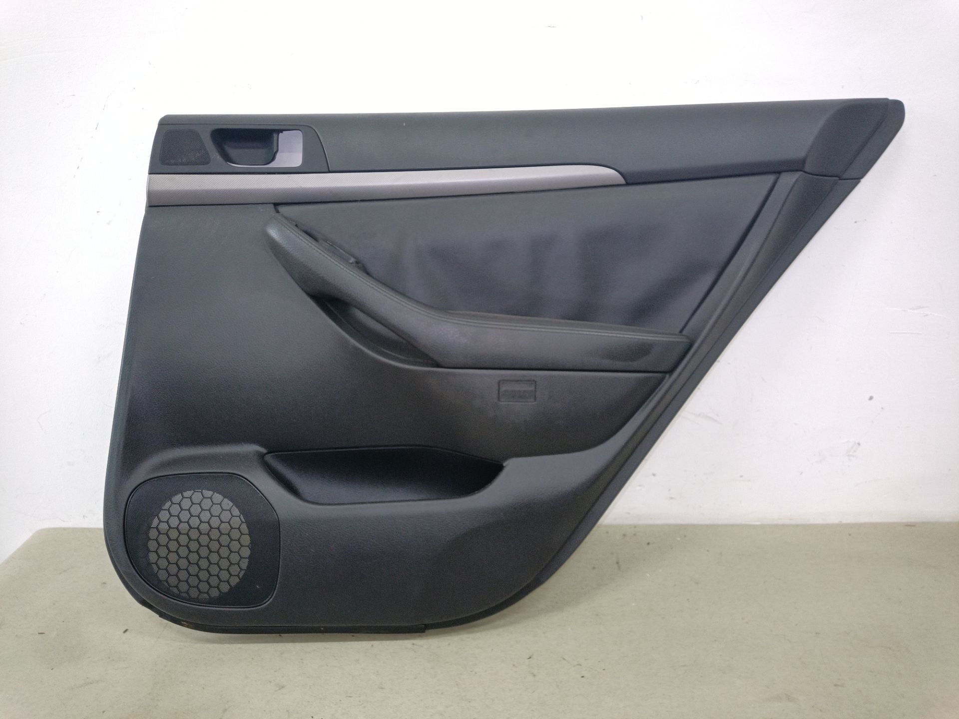 GUARNECIDO PUERTA TRASERA DERECHA Toyota Avensis Berlina (T25)