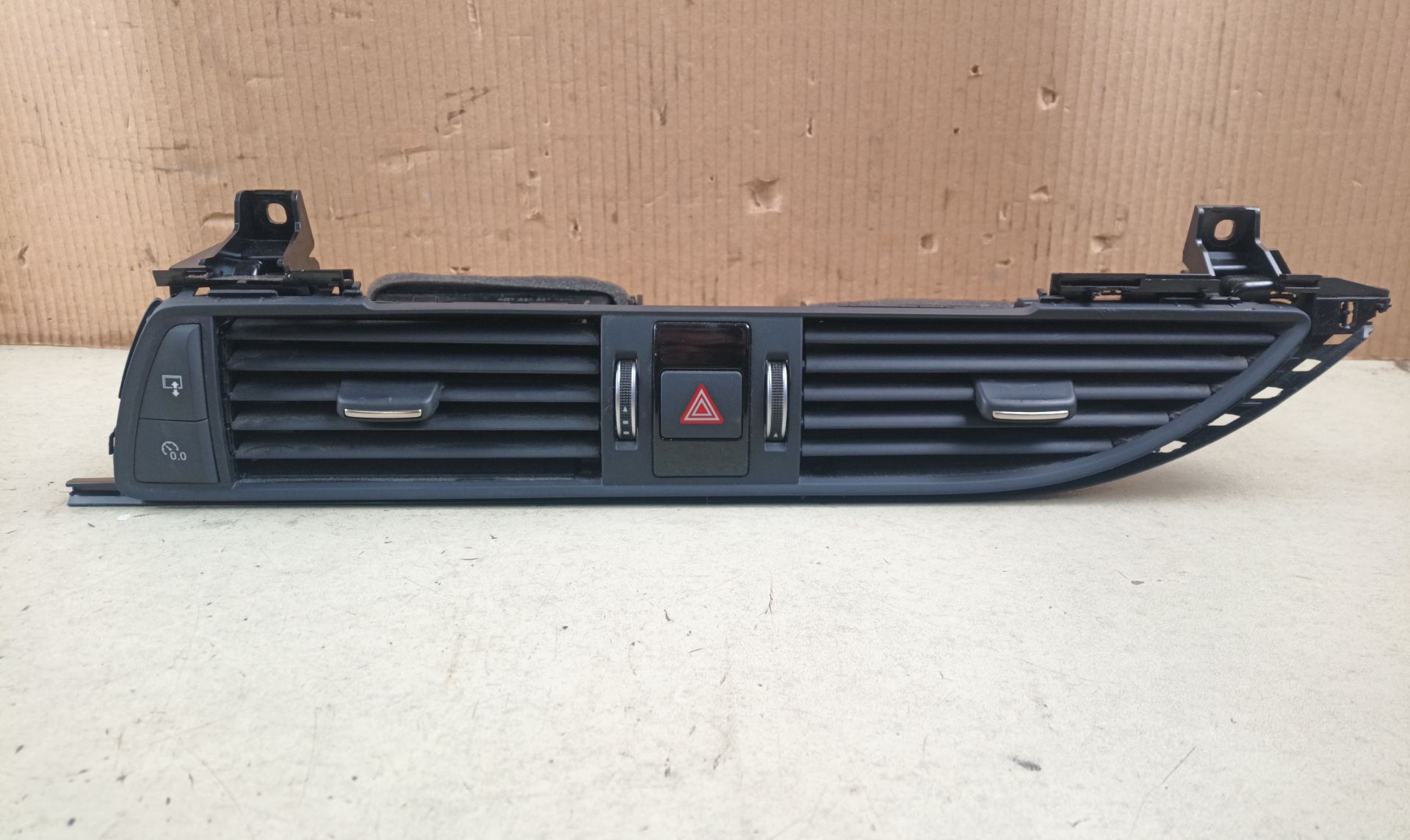 REJILLA AIREADORA Audi A6 Berlina (4GC)