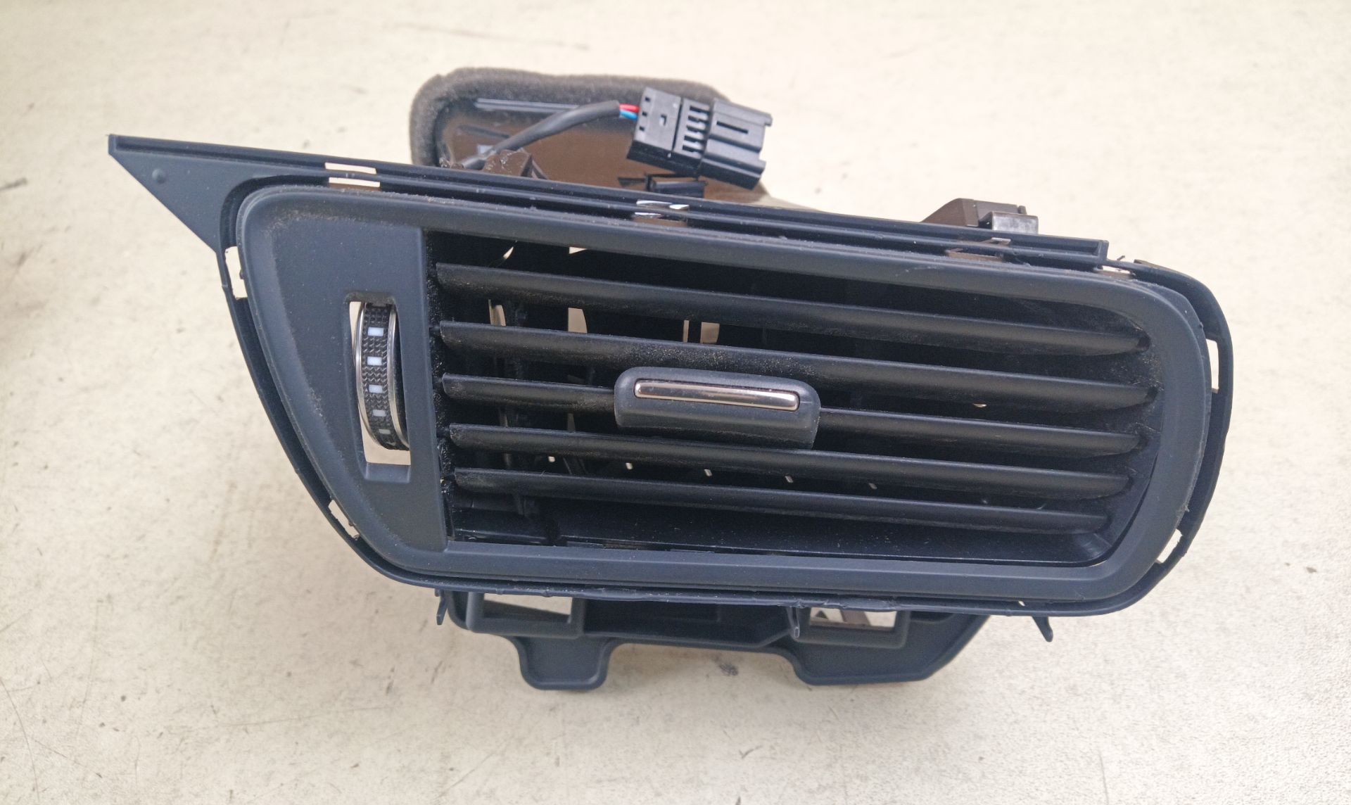REJILLA AIREADORA Audi A6 Berlina (4GC)