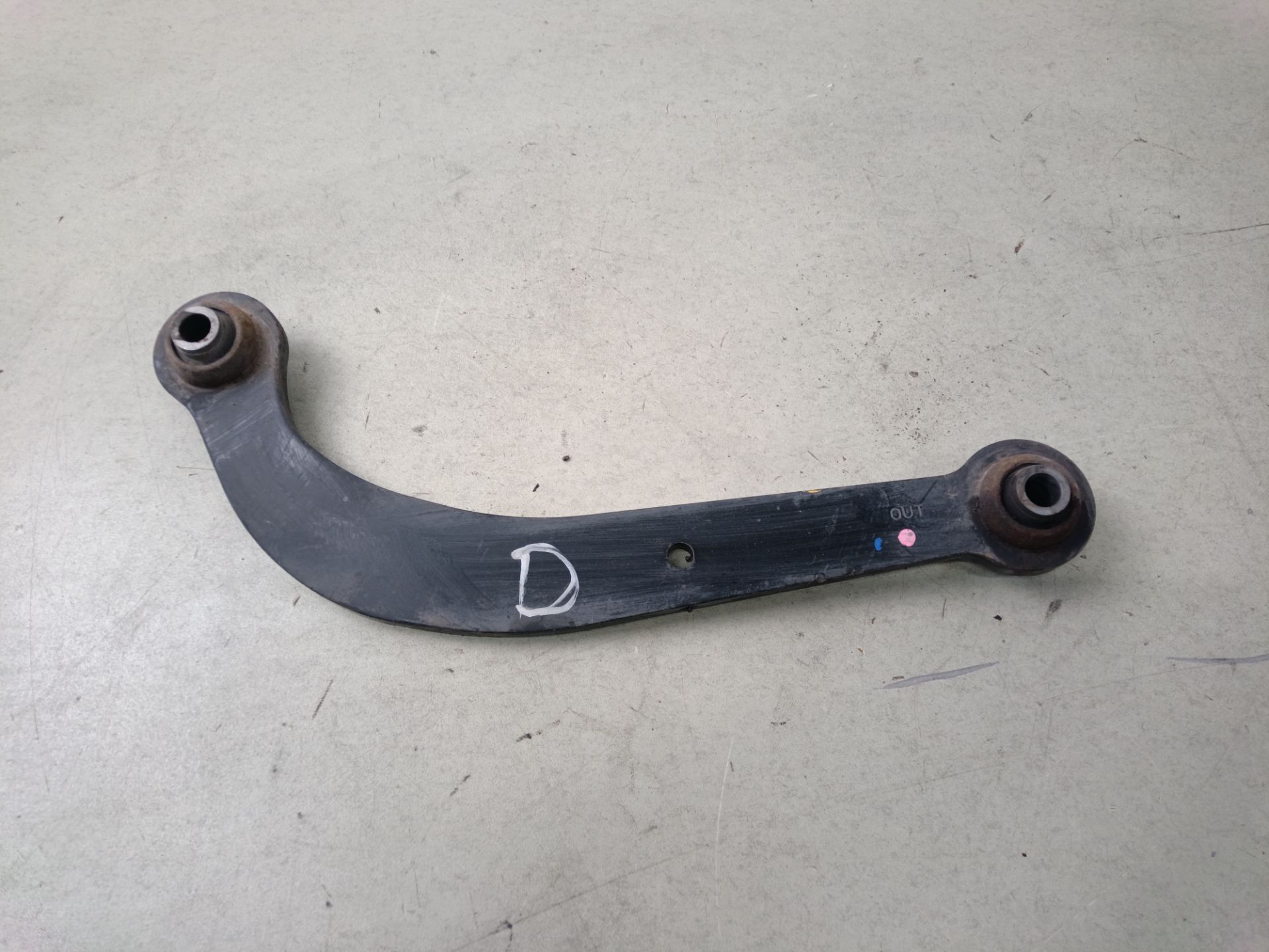 BRAZO SUSPENSION INFERIOR TRASERO DERECHO Toyota Avensis Berlina (T25)