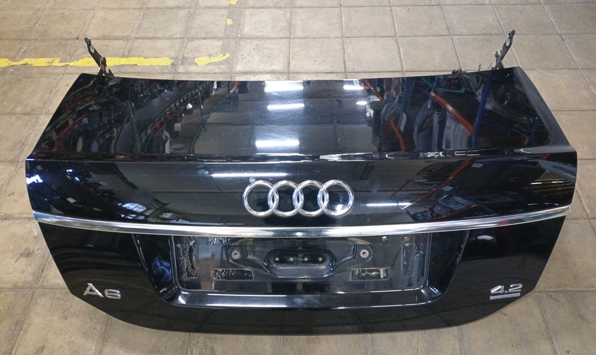 PORTON TRASERO Audi A6 Berlina (4F2)