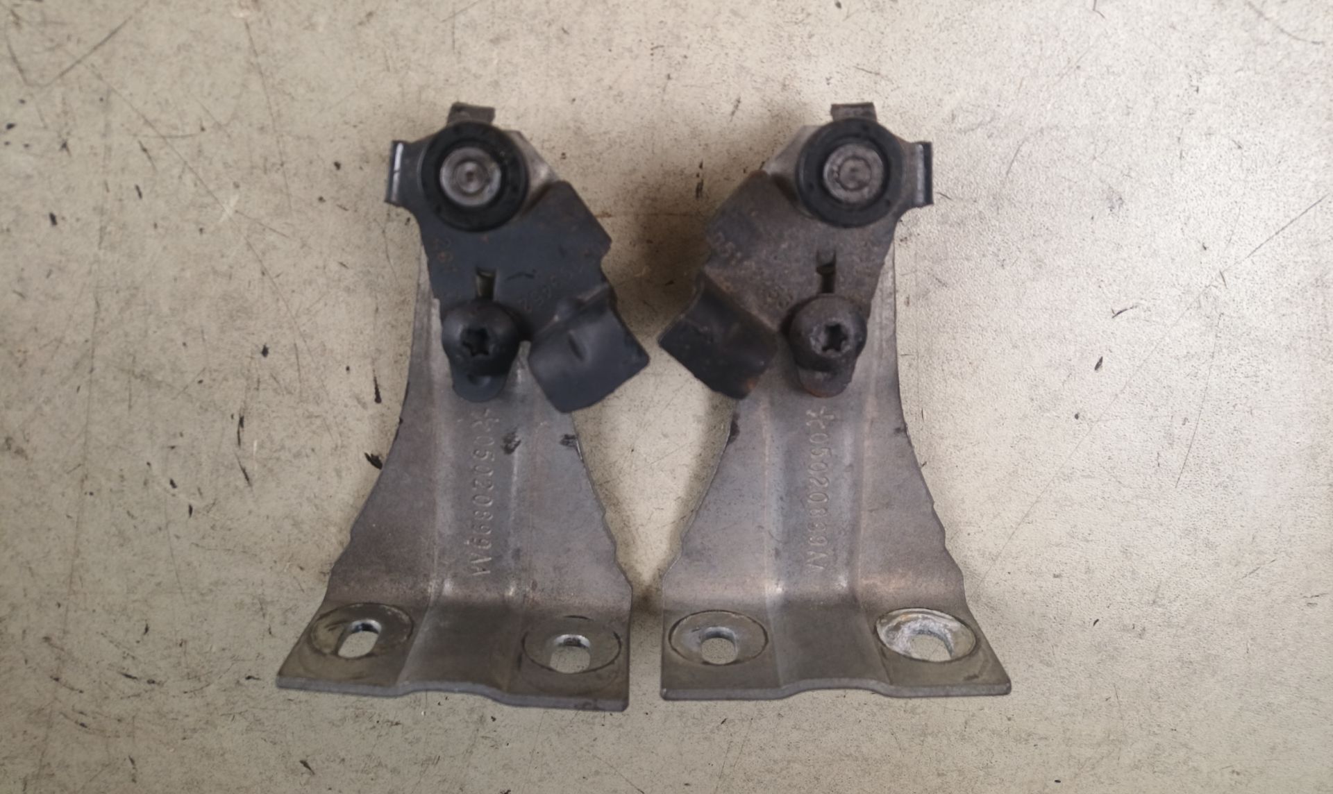 SOPORTE / GUIA PUERTA CORREDERA Chrysler Grand Voyager (RT)