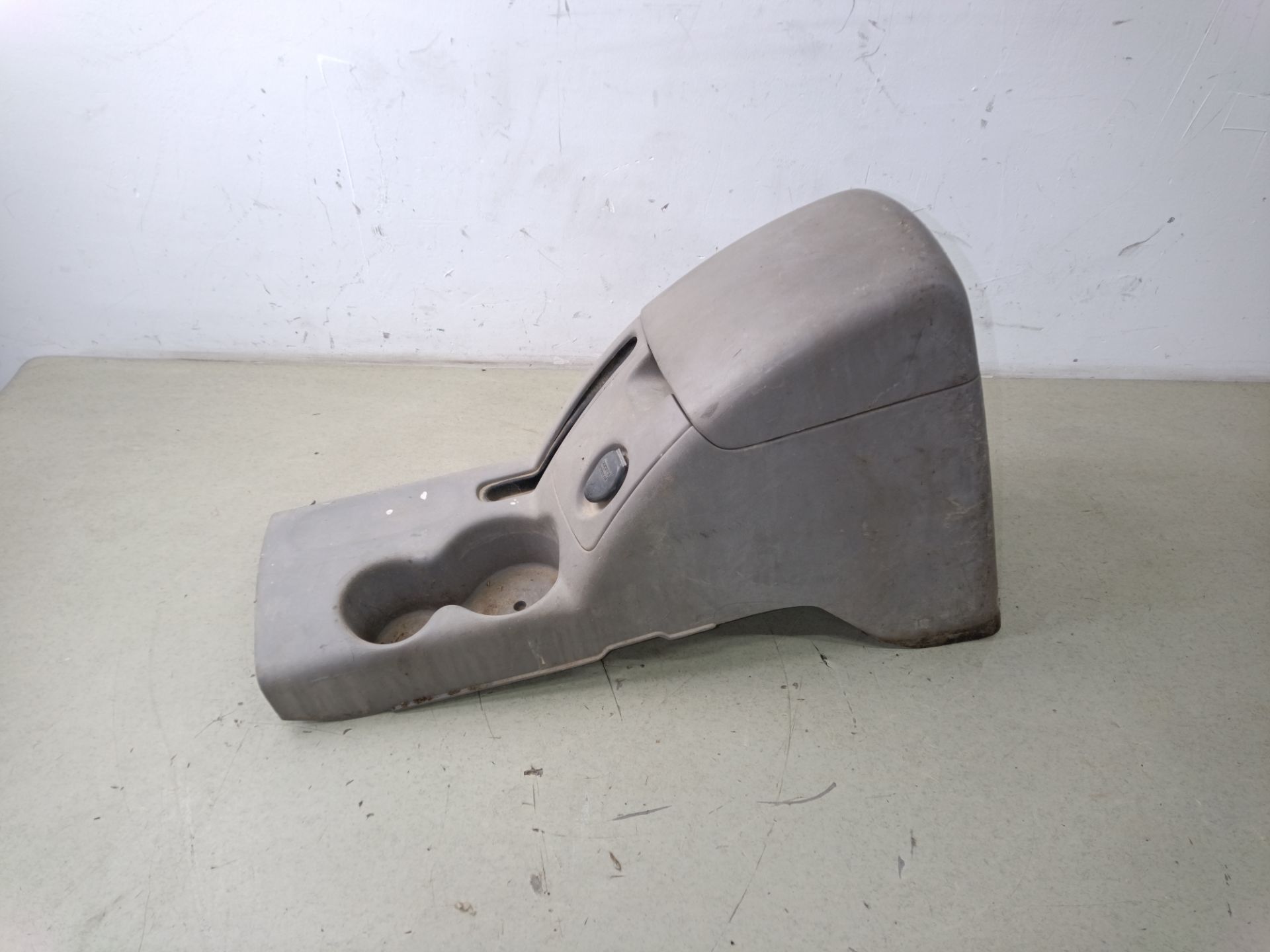 CONSOLA CENTRAL Mitsubishi L200 (KA0/KB0)