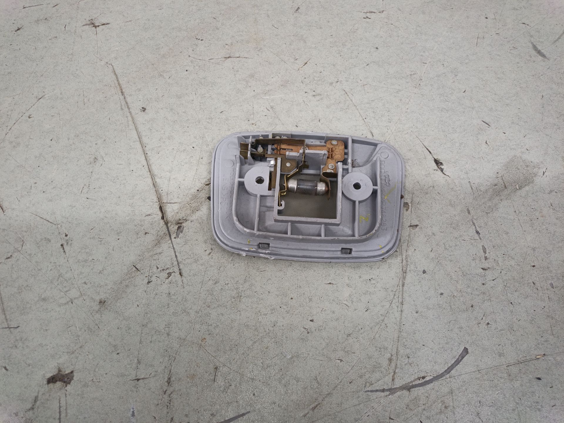 LUZ INTERIOR Mitsubishi L200 (KA0/KB0)