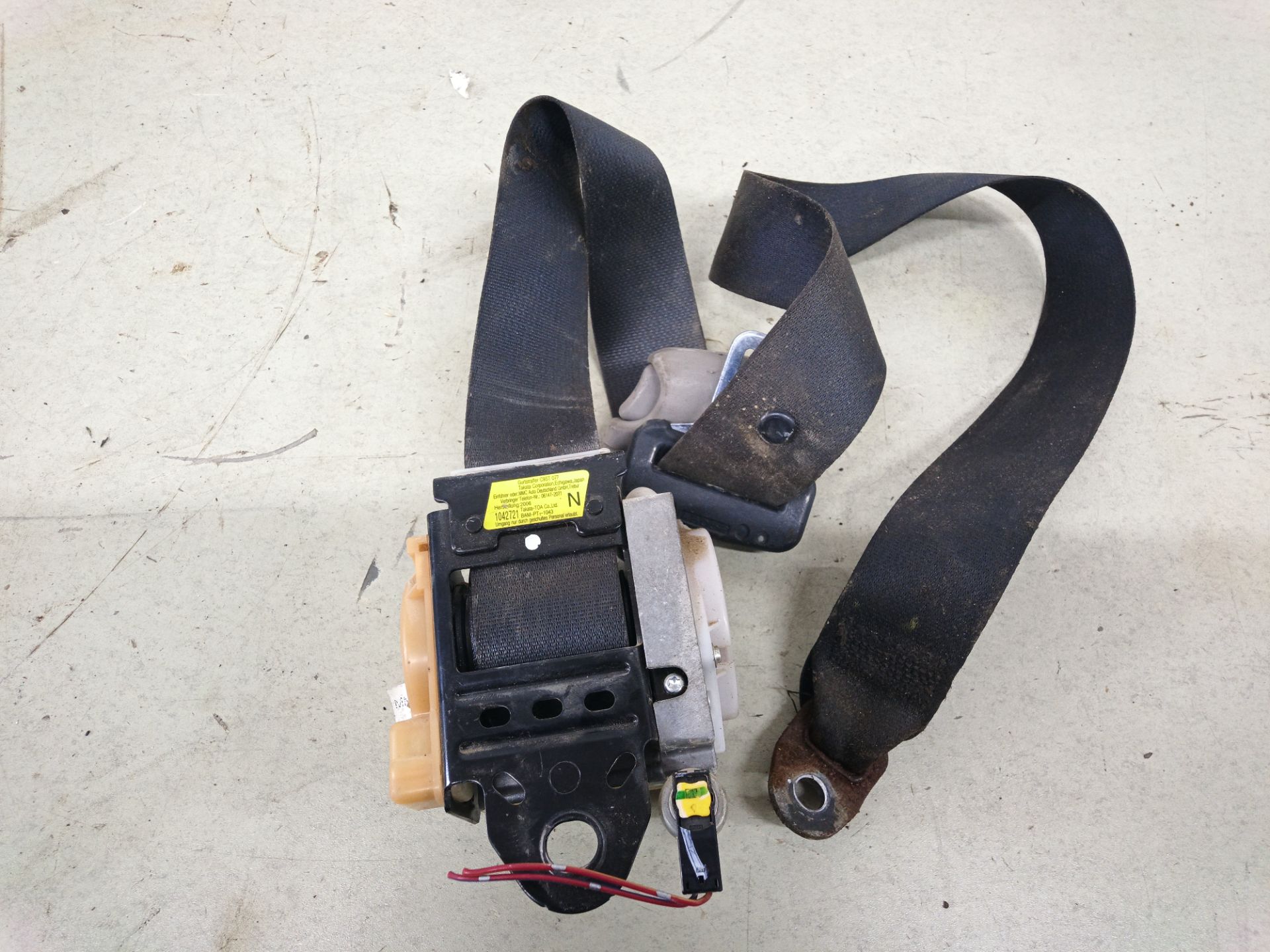 CINTURON SEGURIDAD DELANTERO DERECHO Mitsubishi L200 (KA0/KB0)