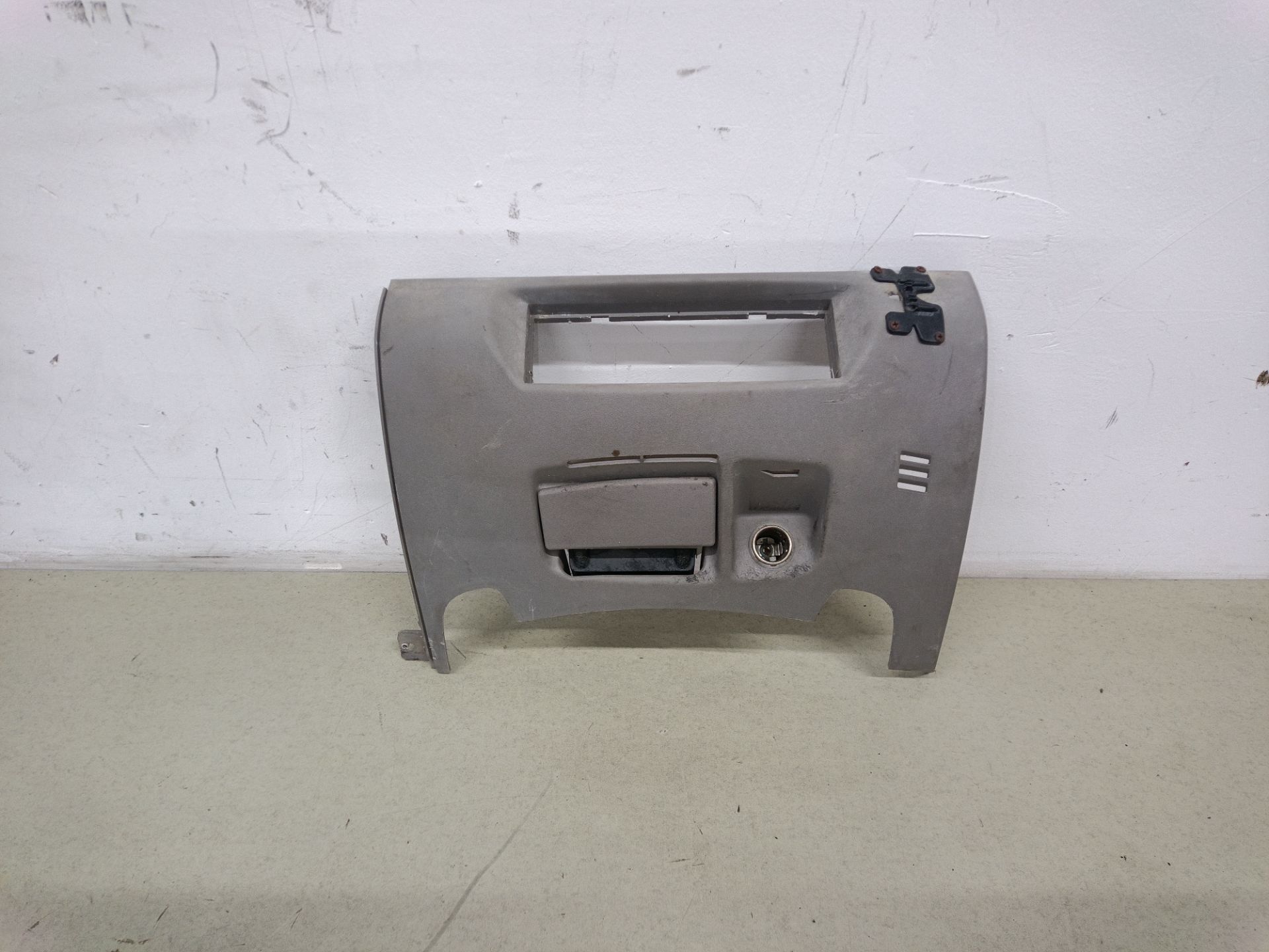 EMBELLECEDOR SALPICADERO Mitsubishi L200 (KA0/KB0)