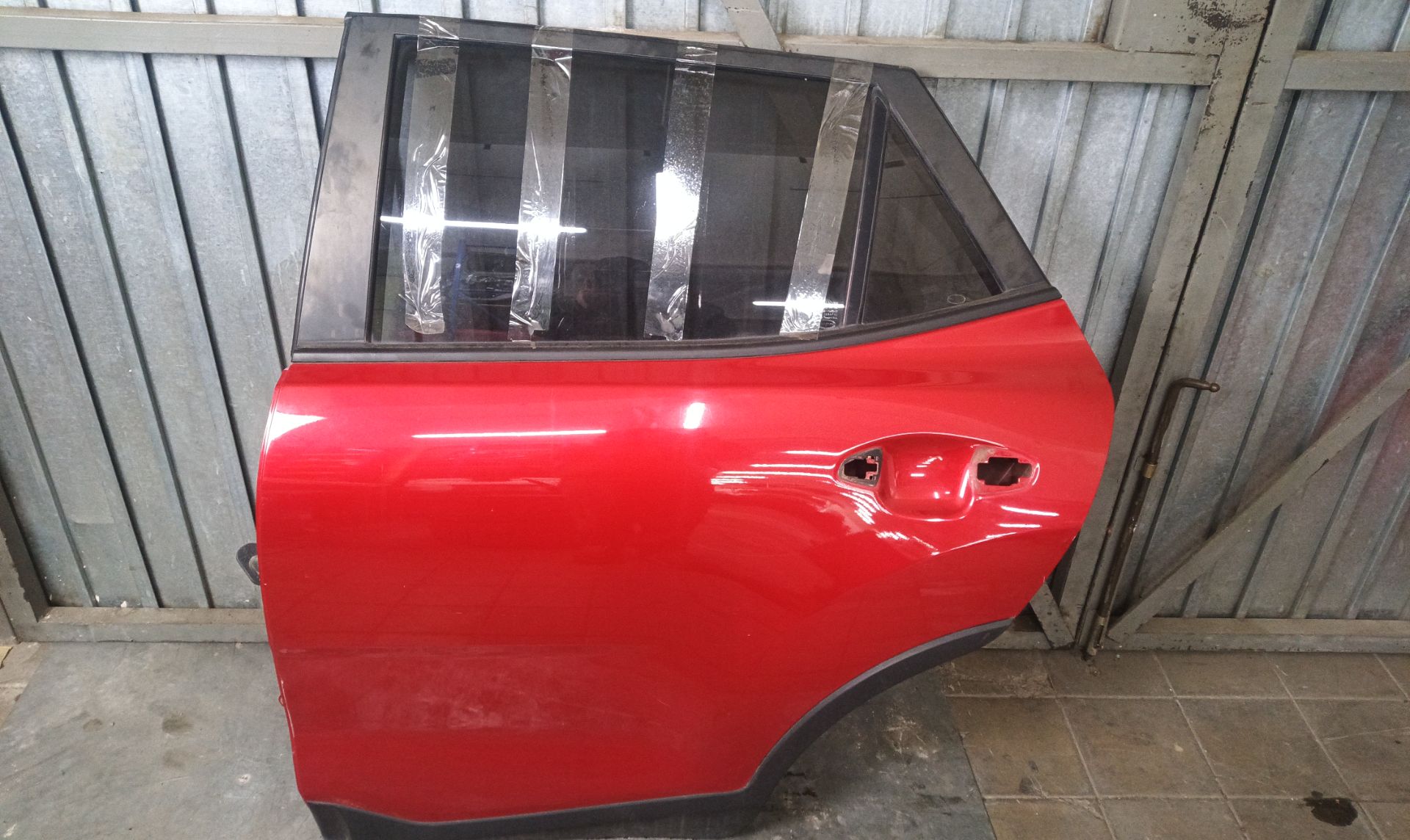 PUERTA TRASERA IZQUIERDA Kia Stonic (YBCUV)