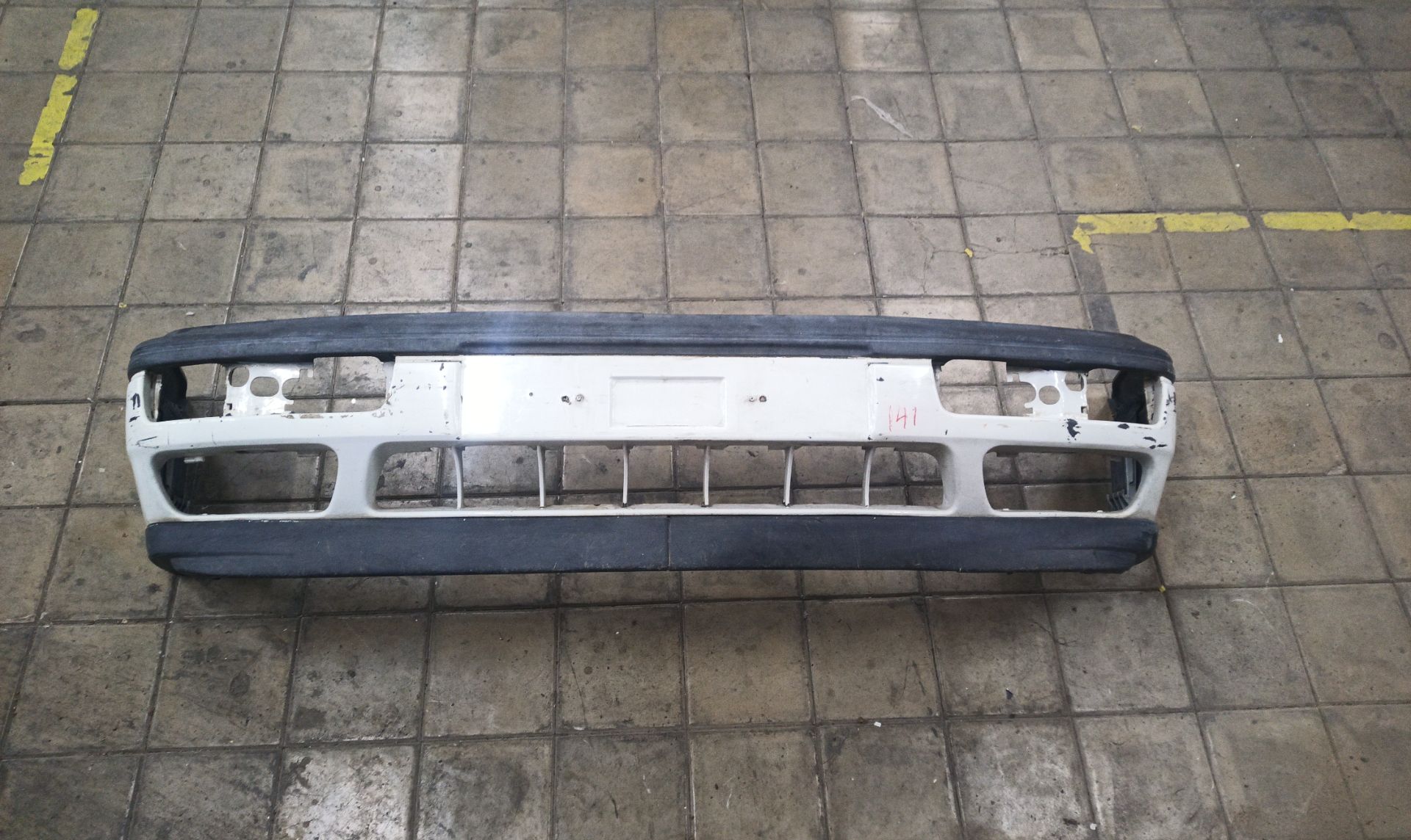 PARAGOLPES DELANTERO