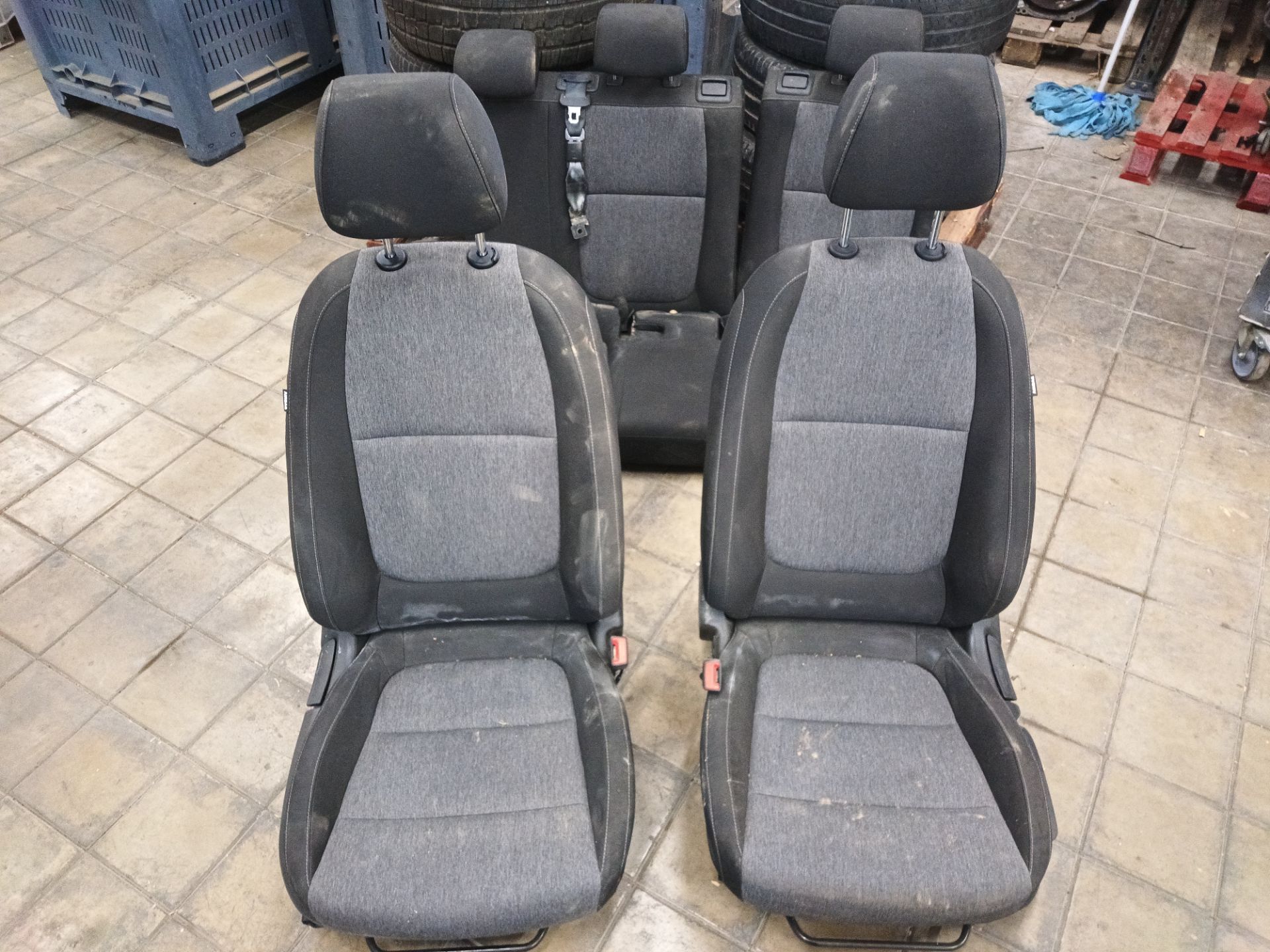 JUEGO ASIENTOS COMPLETO Kia Stonic (YBCUV)