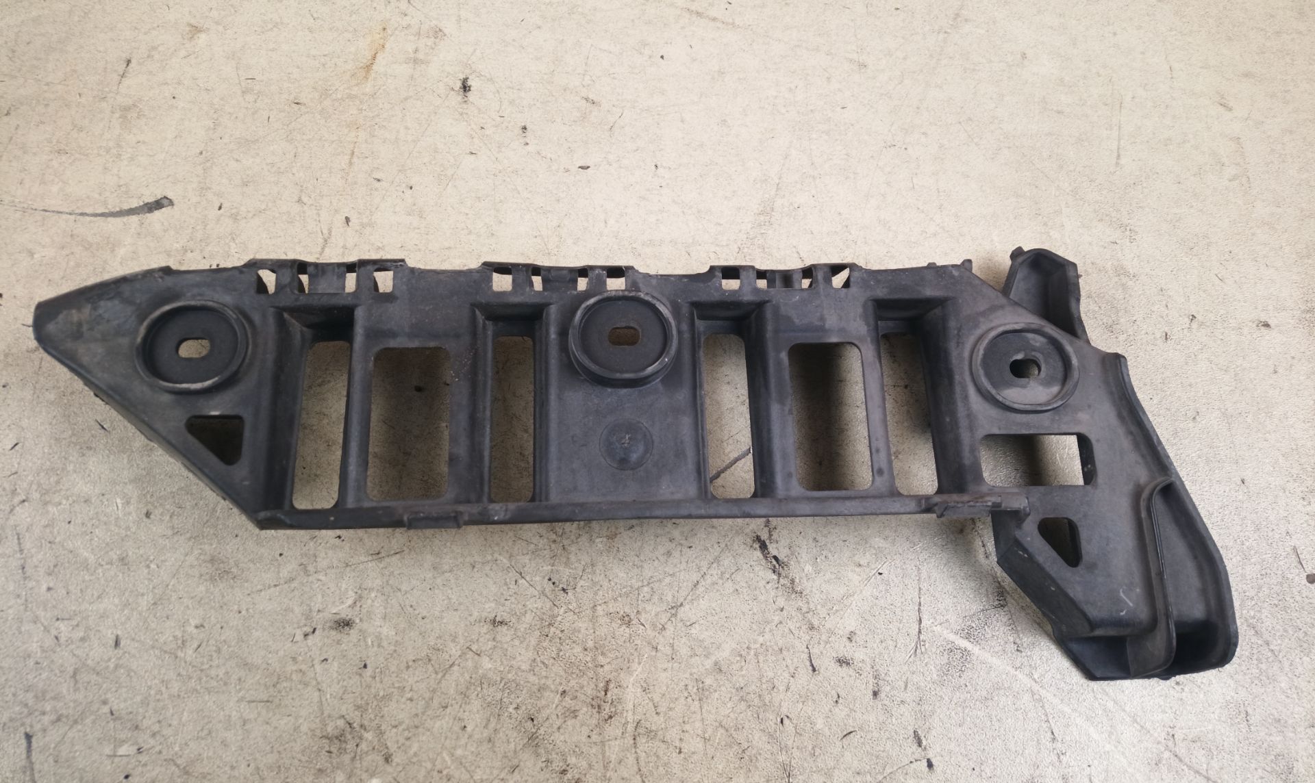 SOPORTE PARAGOLPES DELANTERO