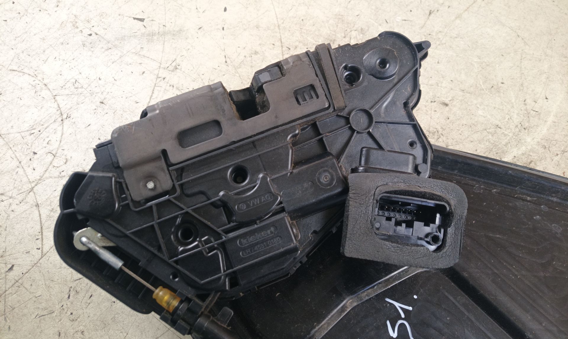 CERRADURA PUERTA DELANTERA IZQUIERDA Seat Ibiza (KJ1)