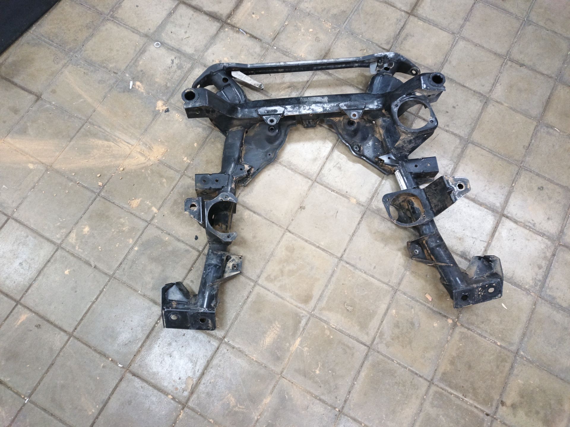 EJE DELANTERO / CUNA MOTOR