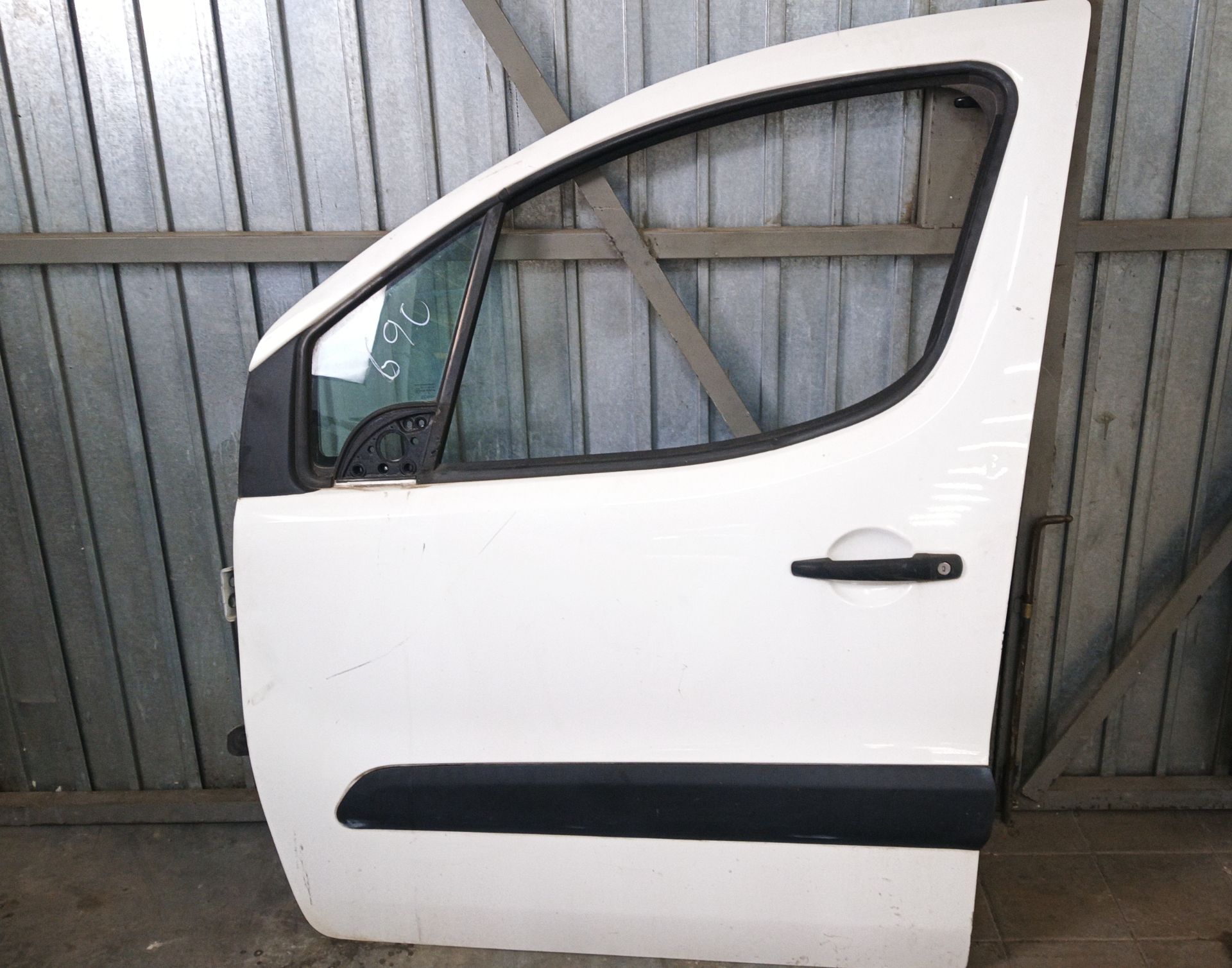 PUERTA DELANTERA IZQUIERDA Citroen Berlingo Furgón