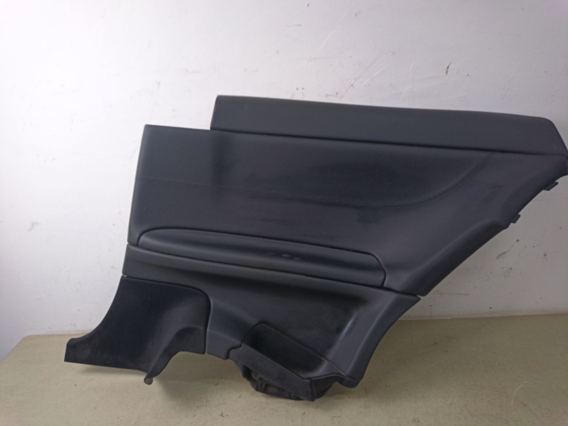 GUARNECIDO PUERTA TRASERA DERECHA Mercedes-Benz CLC (BM 203)