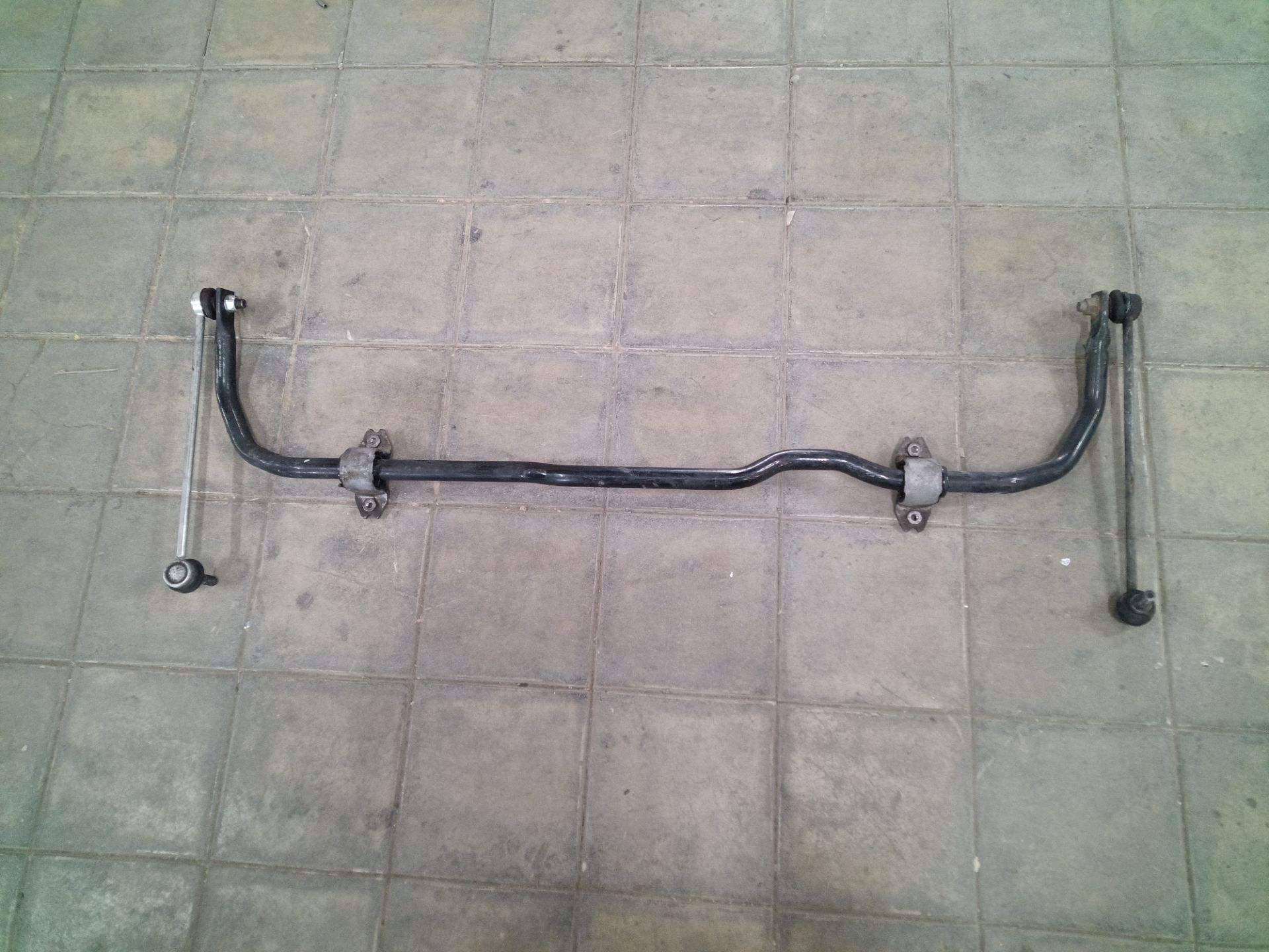 BARRA ESTABILIZADORA DELANTERA Volkswagen Golf V (1K1)