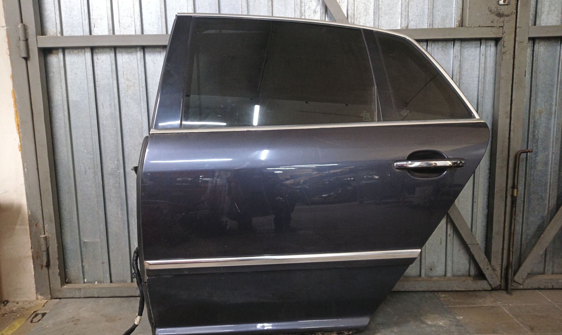 PUERTA TRASERA IZQUIERDA Volkswagen Phaeton (3D2/3D8)