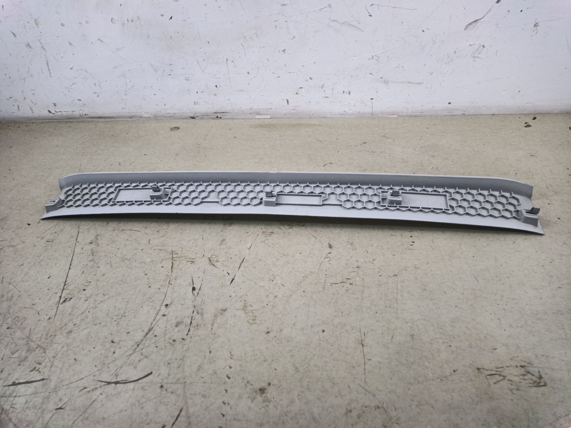 MOLDURAS TRASERAS Volkswagen Scirocco (137)