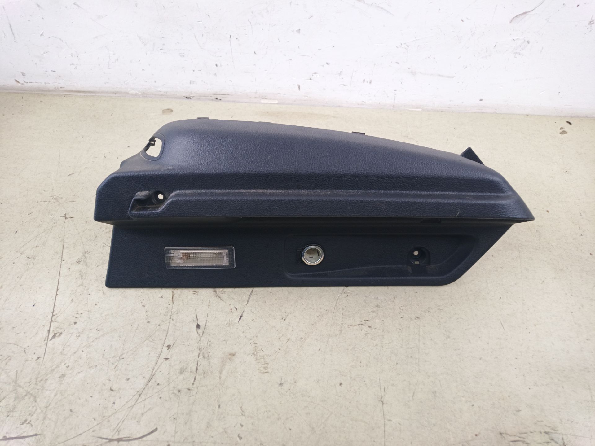 MOLDURAS TRASERAS Volkswagen Scirocco (137)