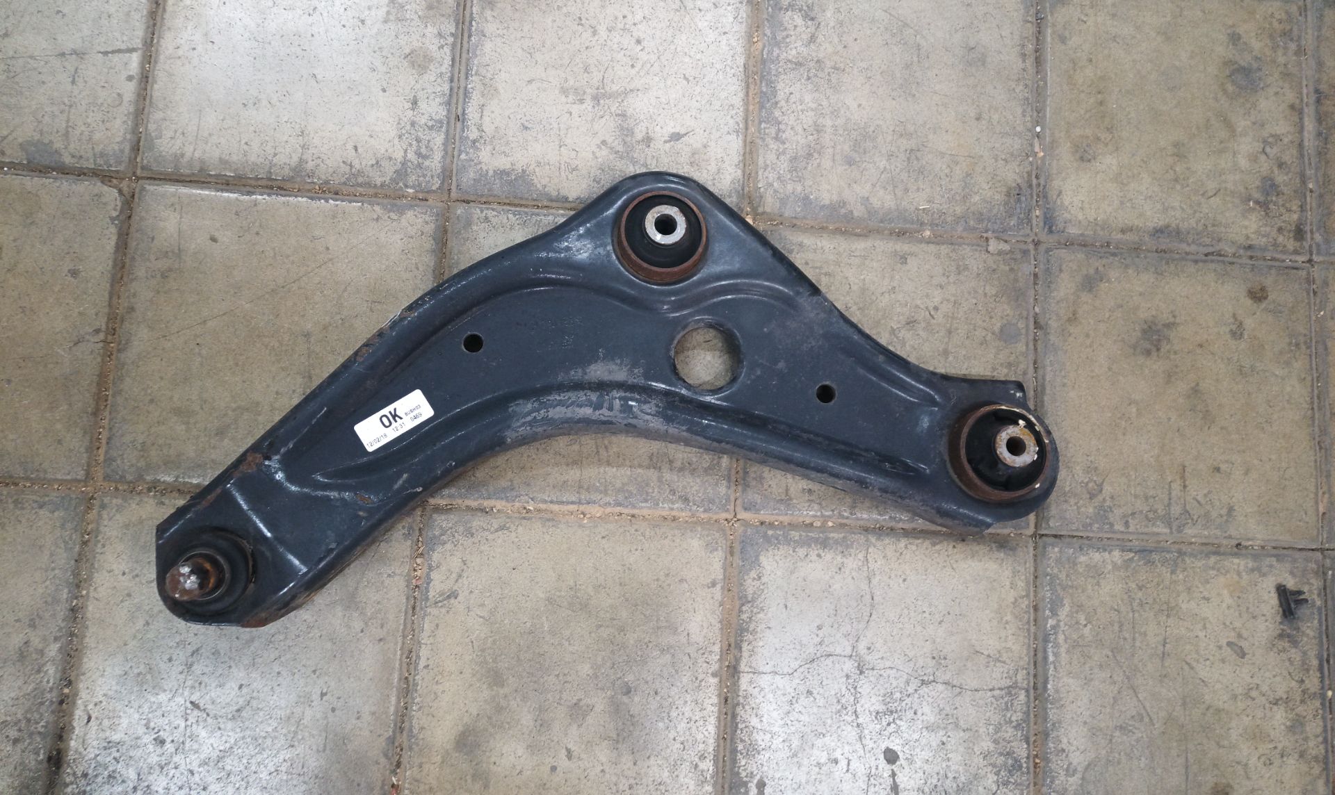BRAZO SUSPENSION INFERIOR DELANTERO IZQUIERDO Nissan Qashqai (J11E)