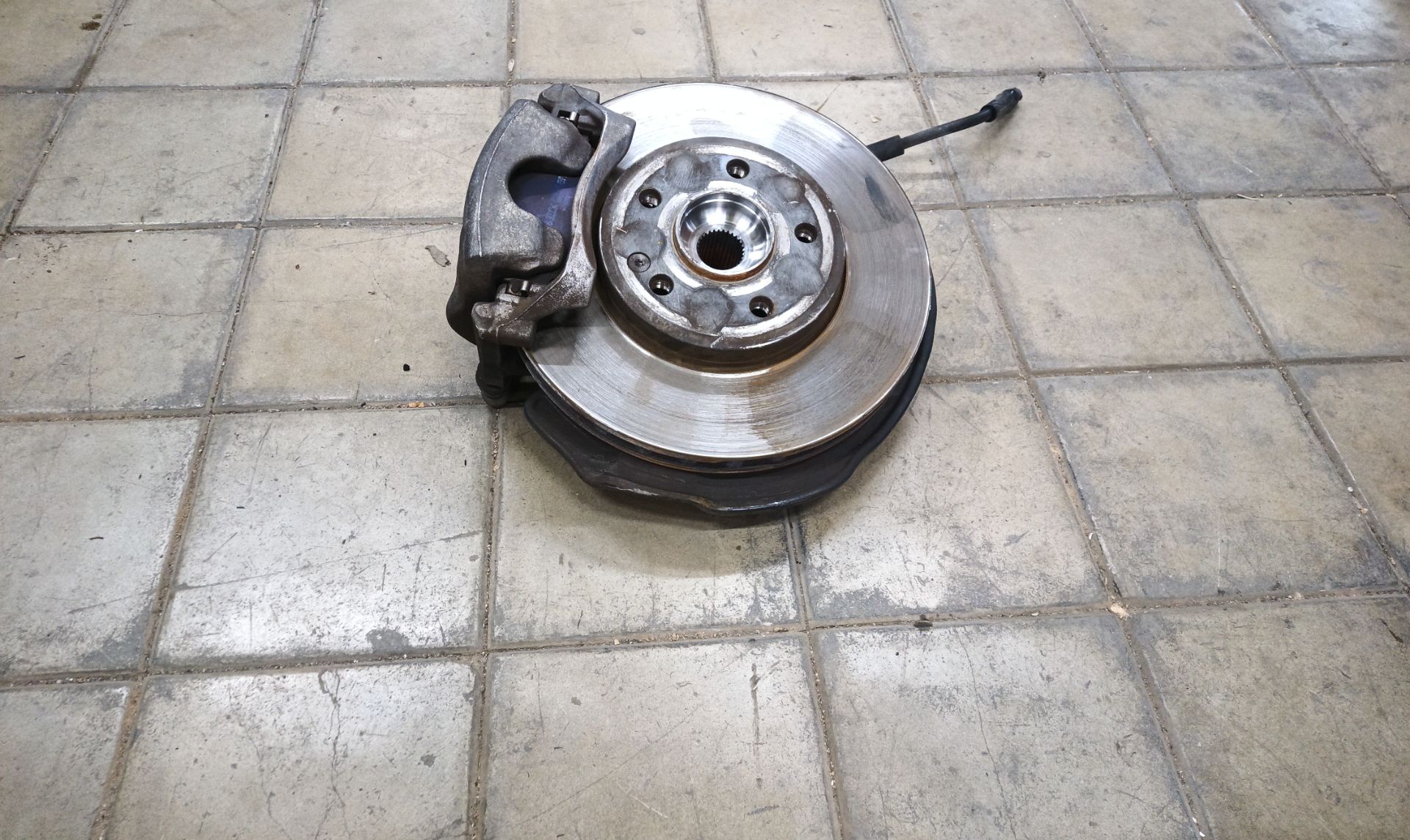 MANGUETA DELANTERA IZQUIERDA Mercedes-Benz A (BM 176)
