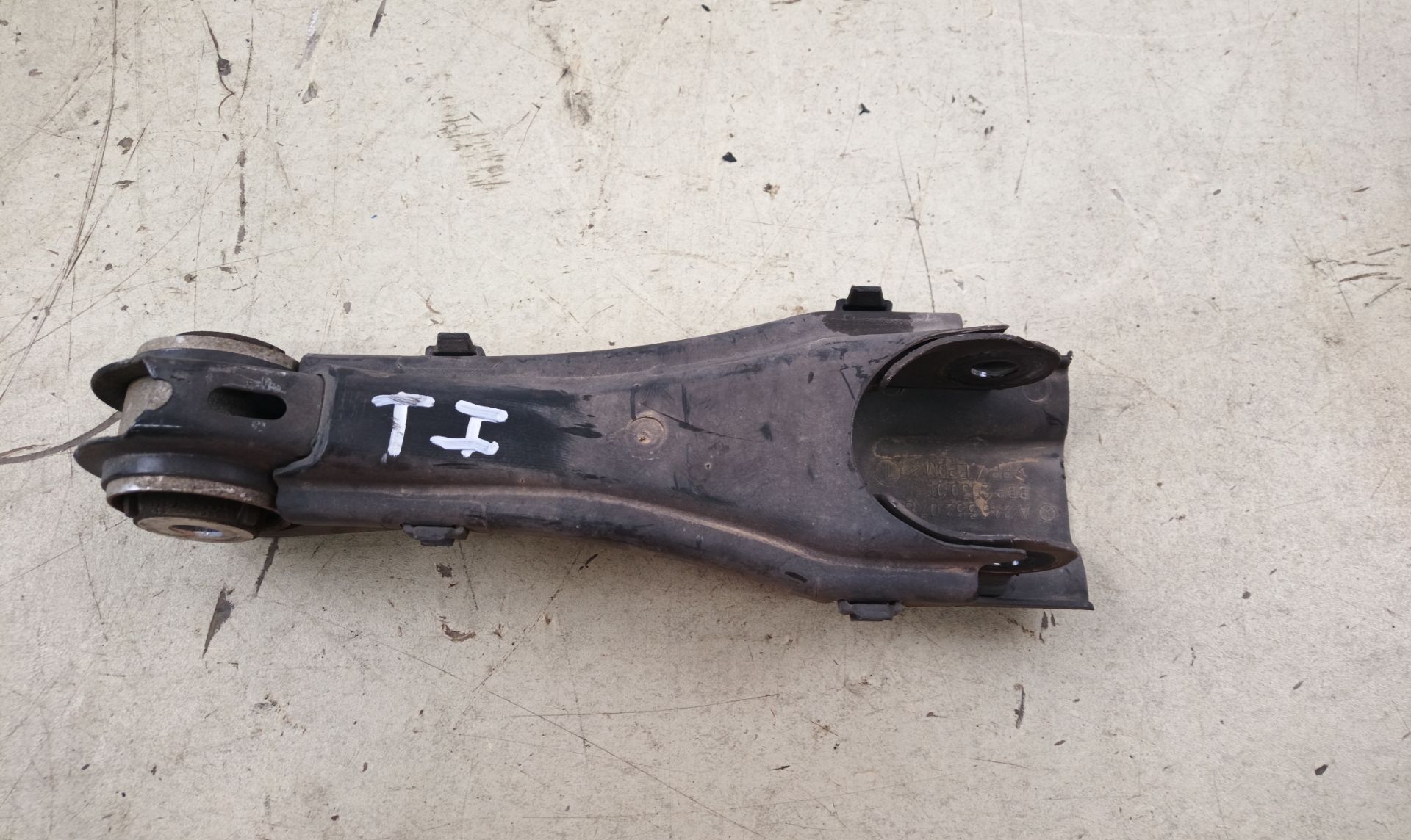 BRAZO SUSPENSION TRASERO IZQUIERDO