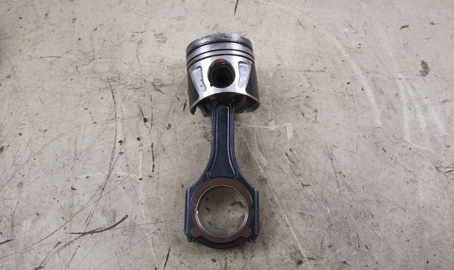 PISTON Mercedes-Benz A (BM 176)