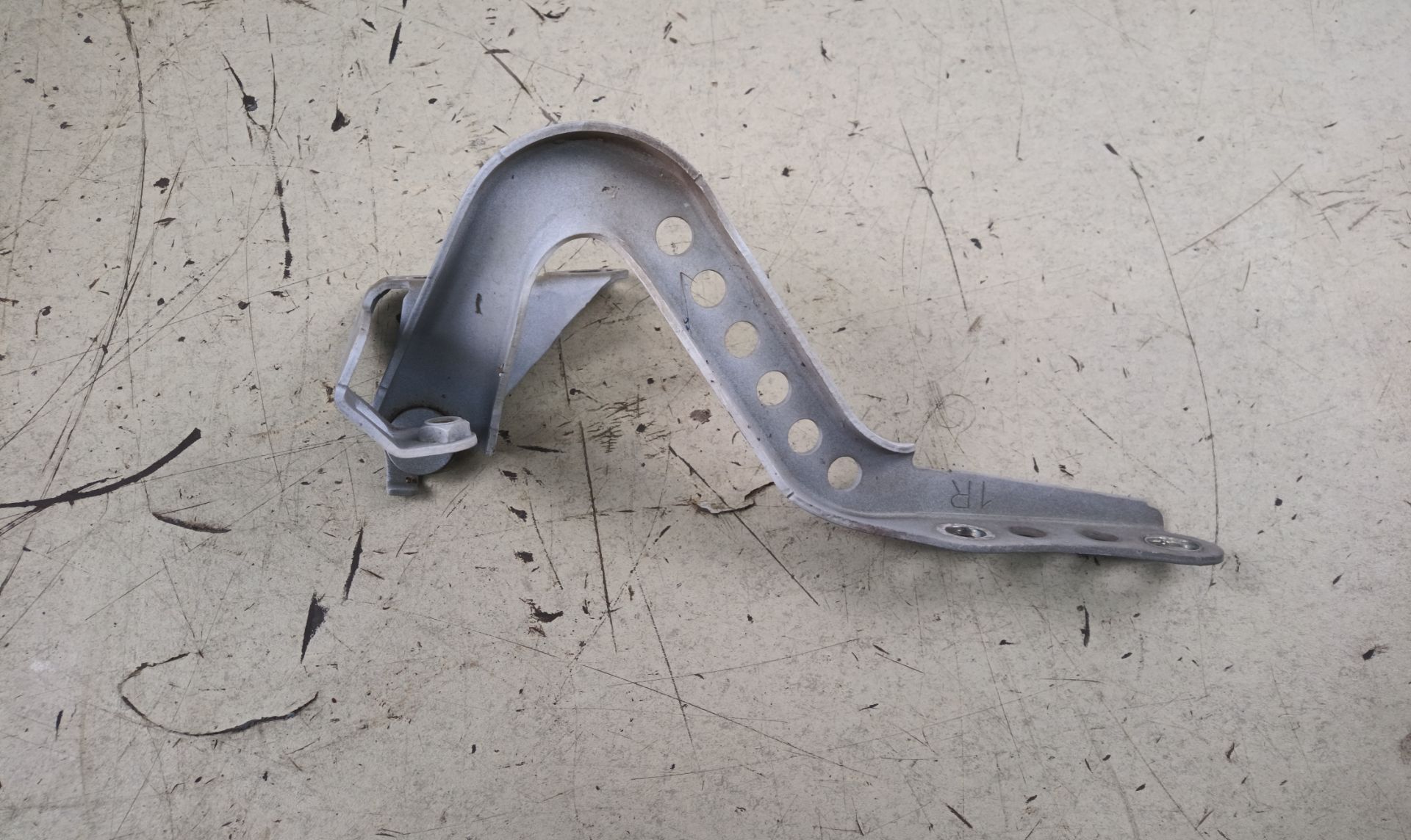BISAGRA CAPO IZQUIERDA Peugeot 108