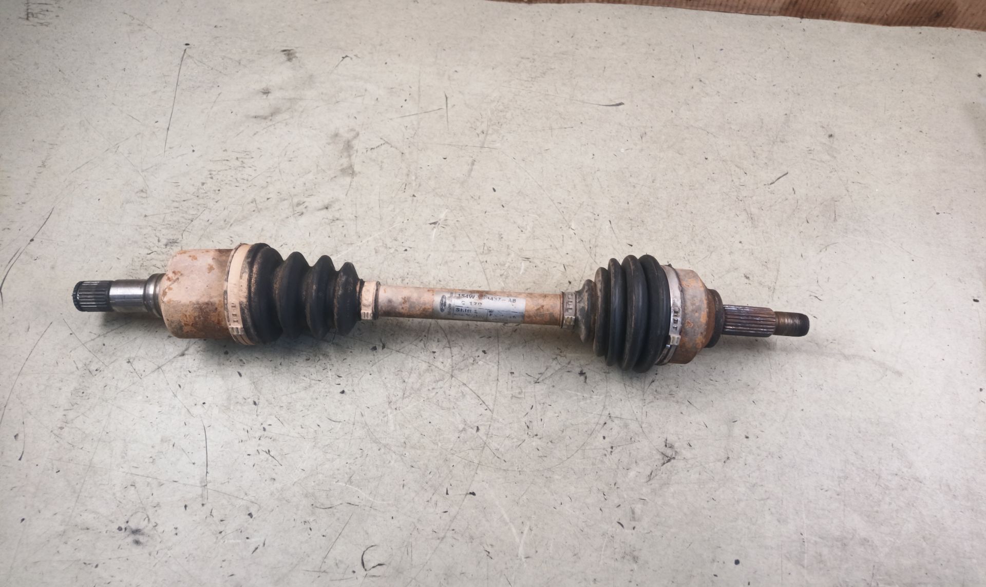 TRANSMISION DELANTERA IZQUIERDA Ford Focus Berlina (CAK)