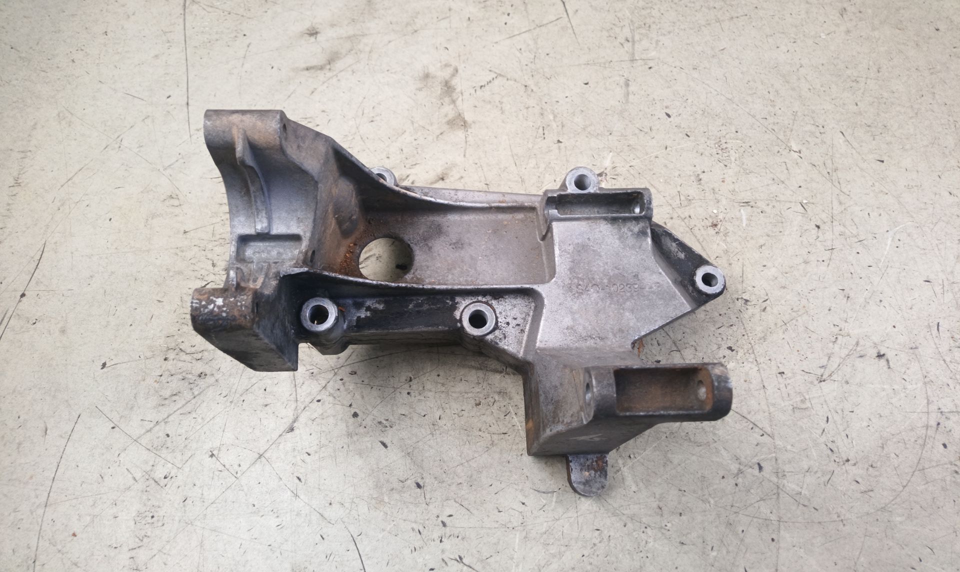 SOPORTE ALTERNADOR Ford Focus Berlina (CAK)