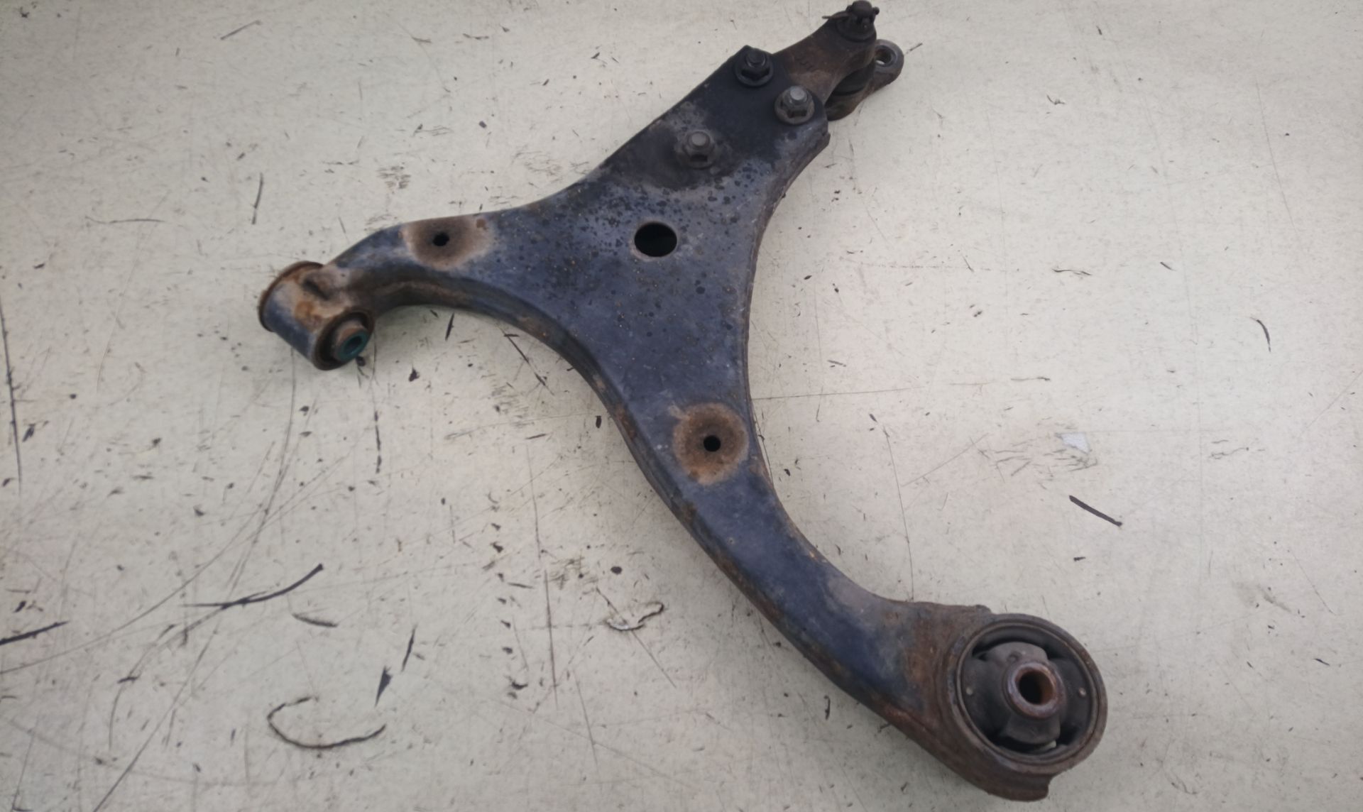 BRAZO SUSPENSION INFERIOR DELANTERO DERECHO Hyundai i30 (FD)