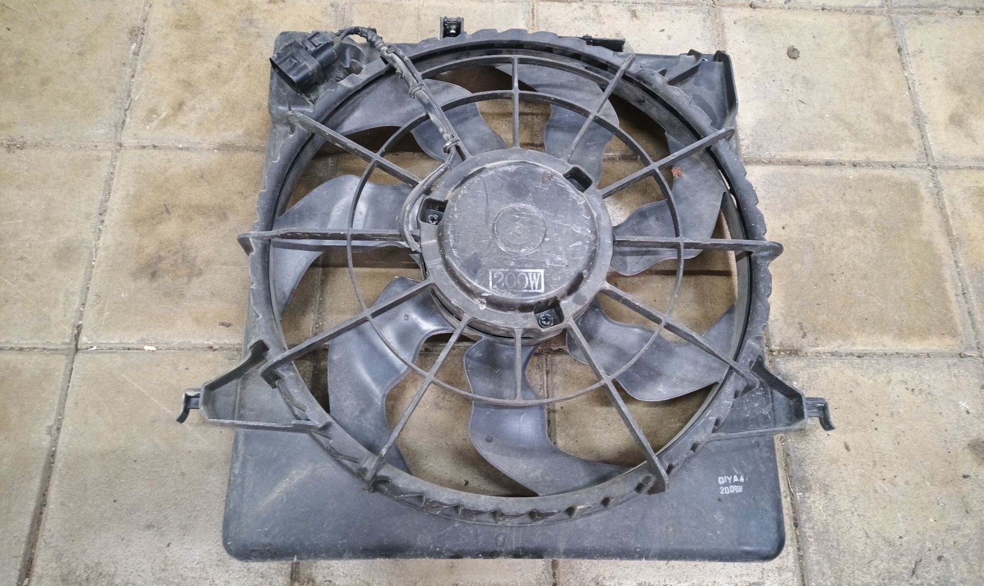 ELECTROVENTILADOR RADIADOR AIRE ACONDICIONADO Hyundai i30 (FD)