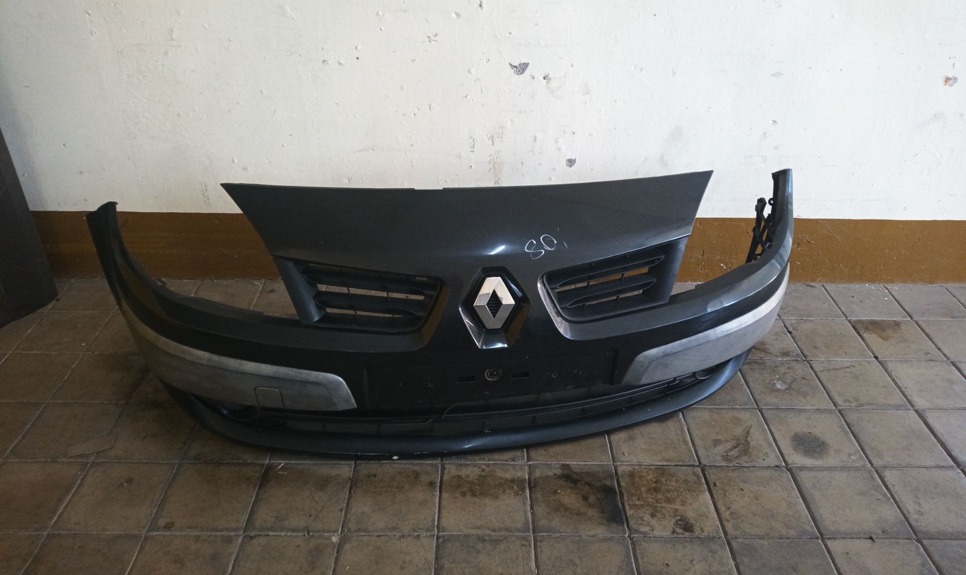 PARAGOLPES DELANTERO