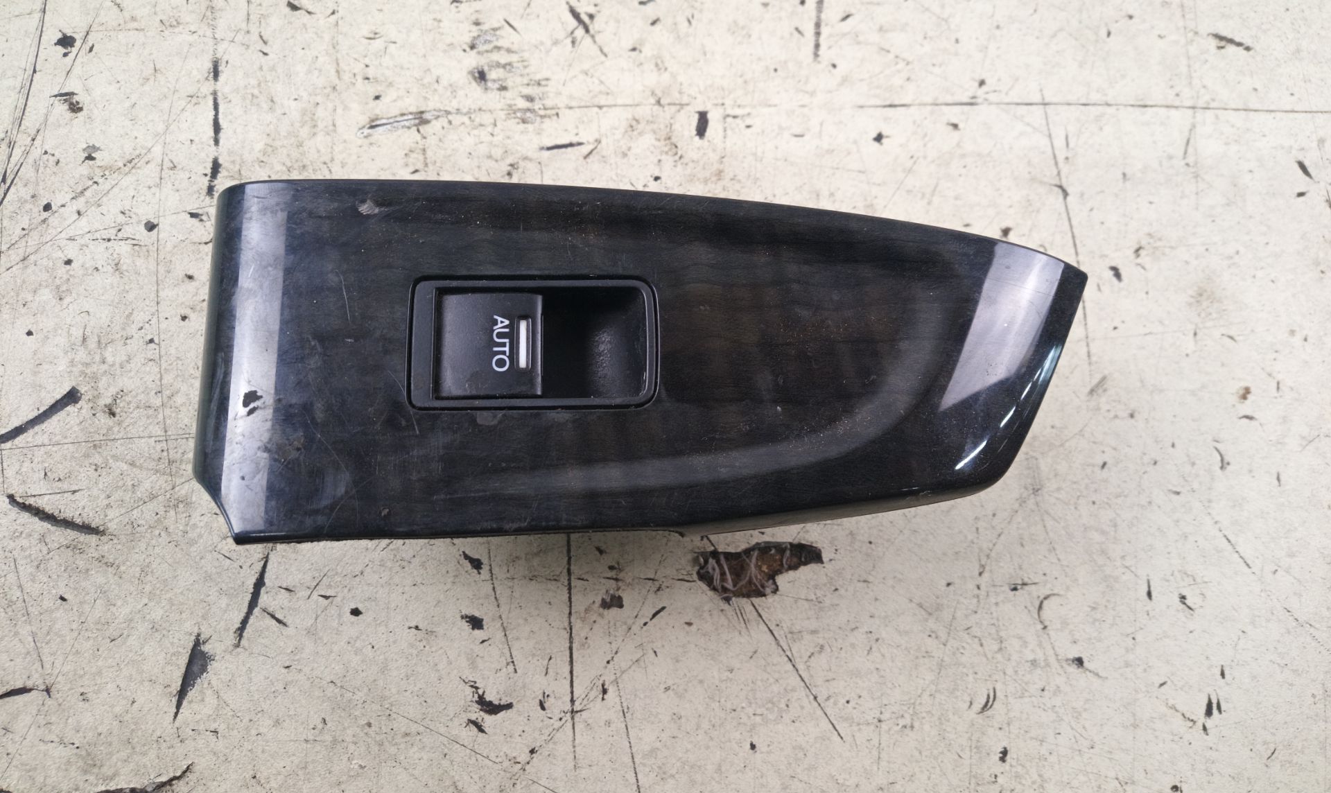 MANDO ELEVALUNAS TRASERO IZQUIERDO Honda Accord Tourer (CW)