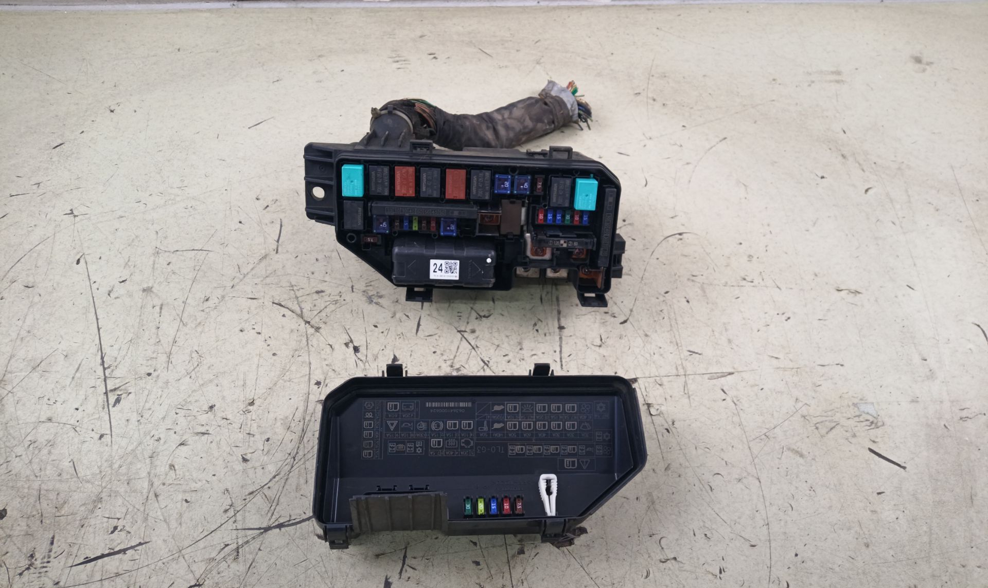 CAJA RELES / FUSIBLES Honda Accord Tourer (CW)