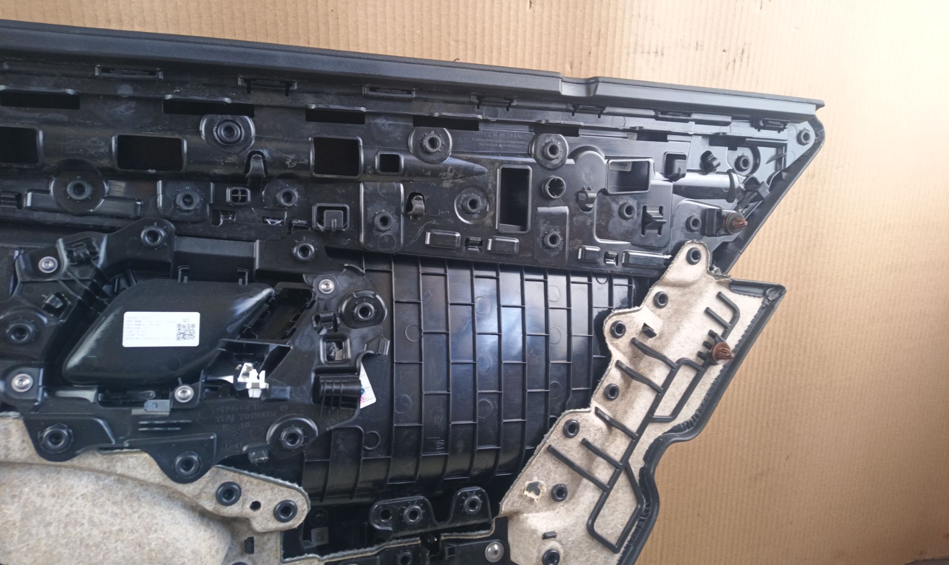 GUARNECIDO PUERTA TRASERA IZQUIERDA Mercedes-Benz E Familiar (BM 214)